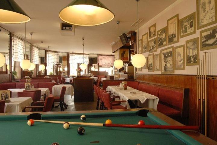 Madar Café Central Melk