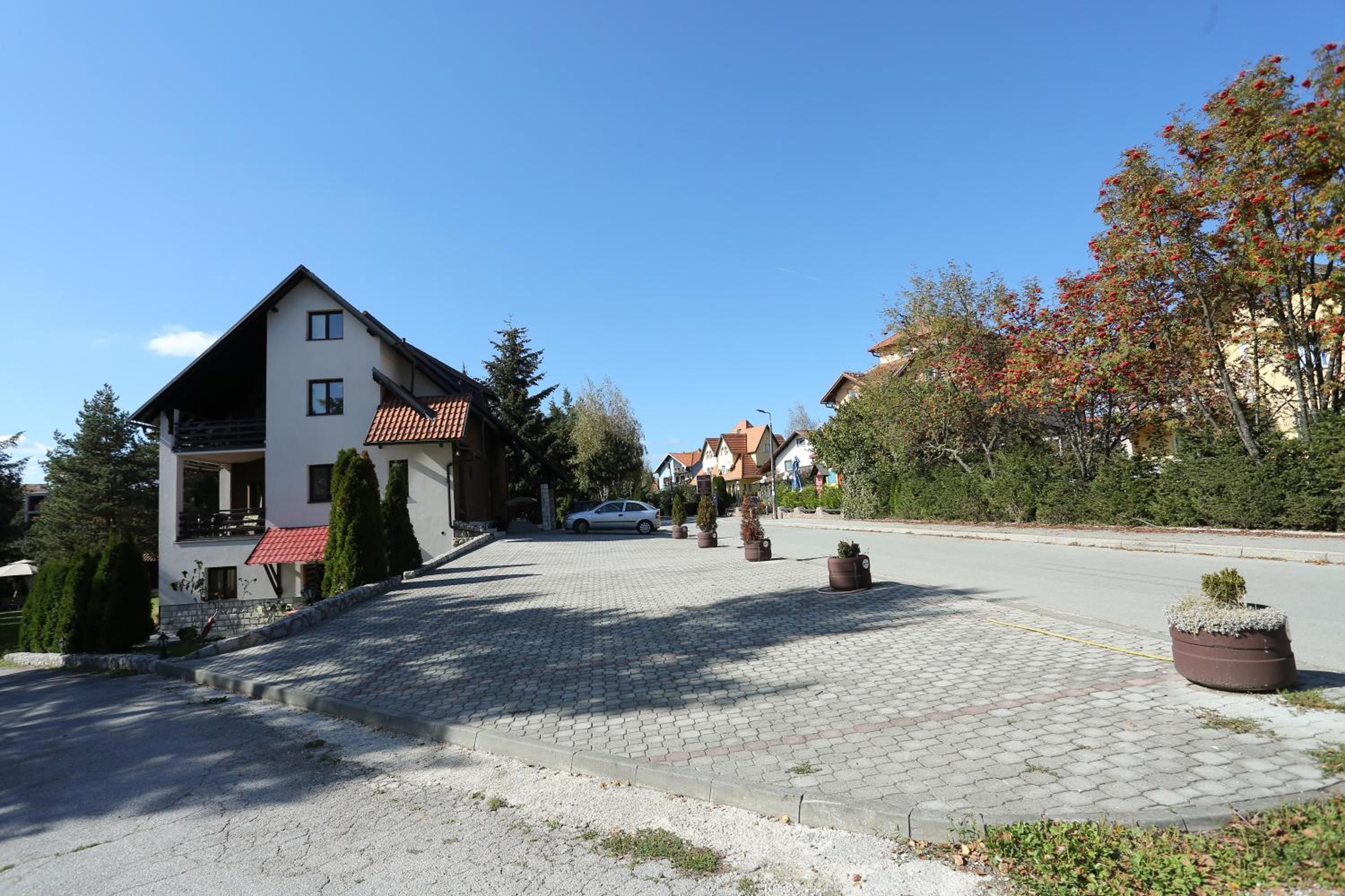 Photo 25