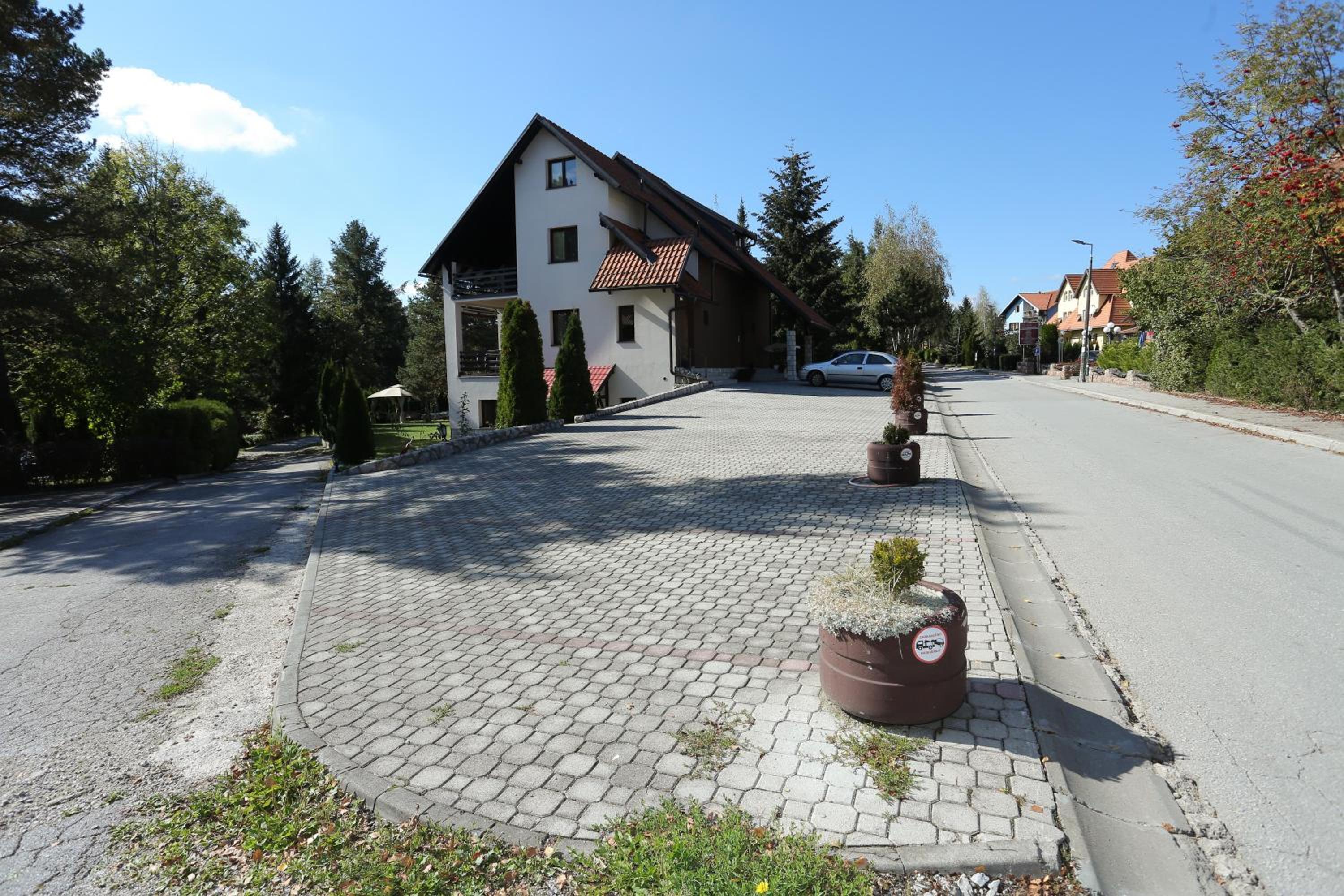 Photo 16
