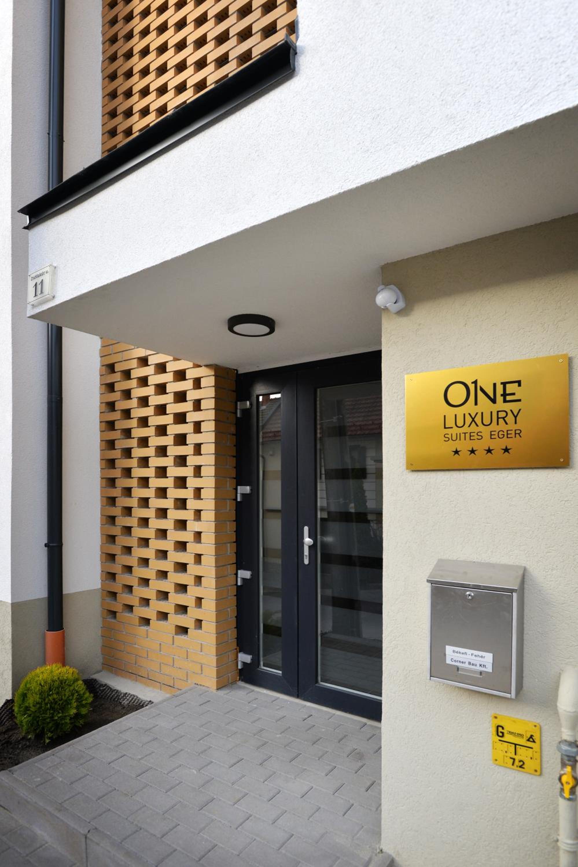 ONE Luxury Suites Eger
