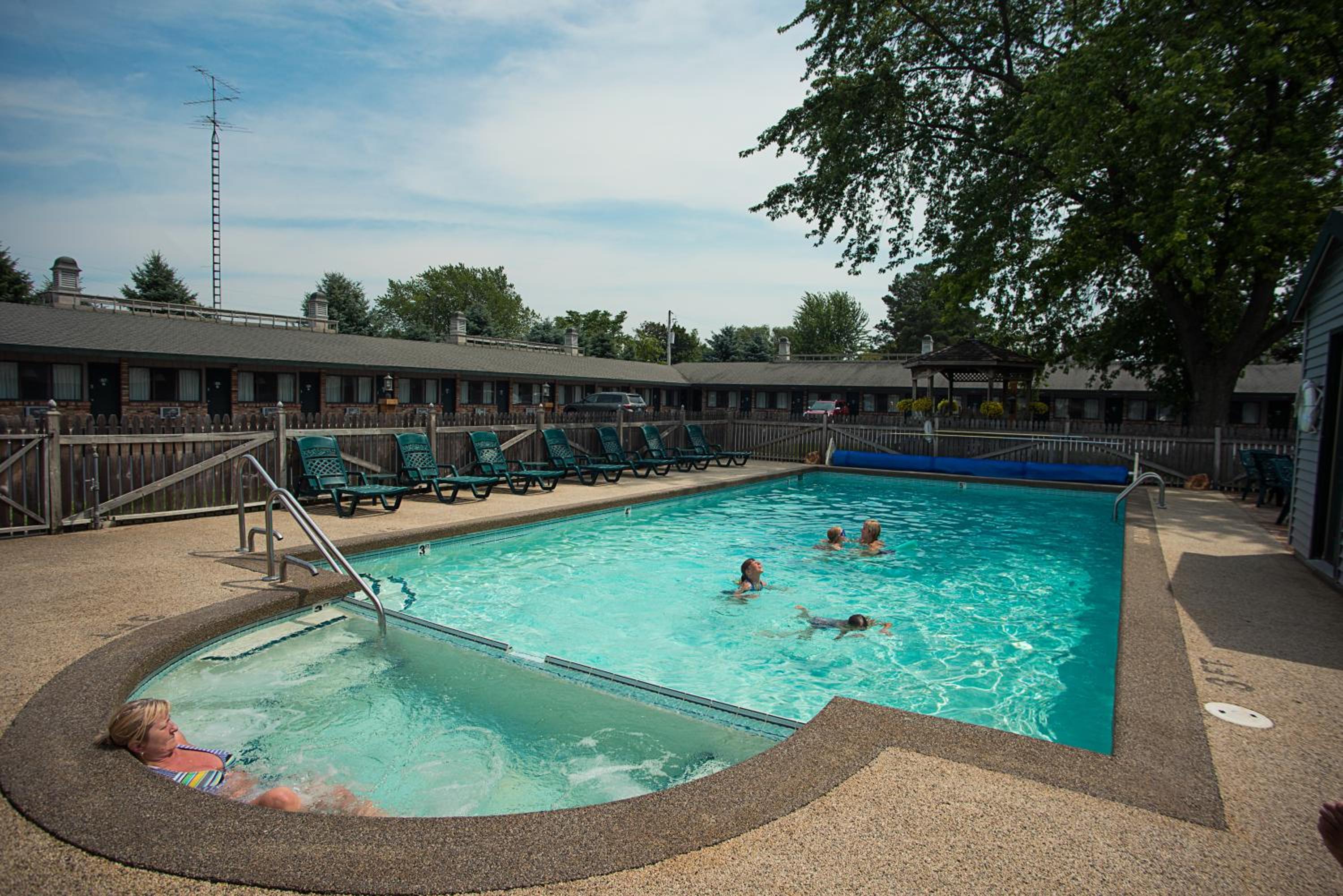 Viking Arms Inn - Ludington