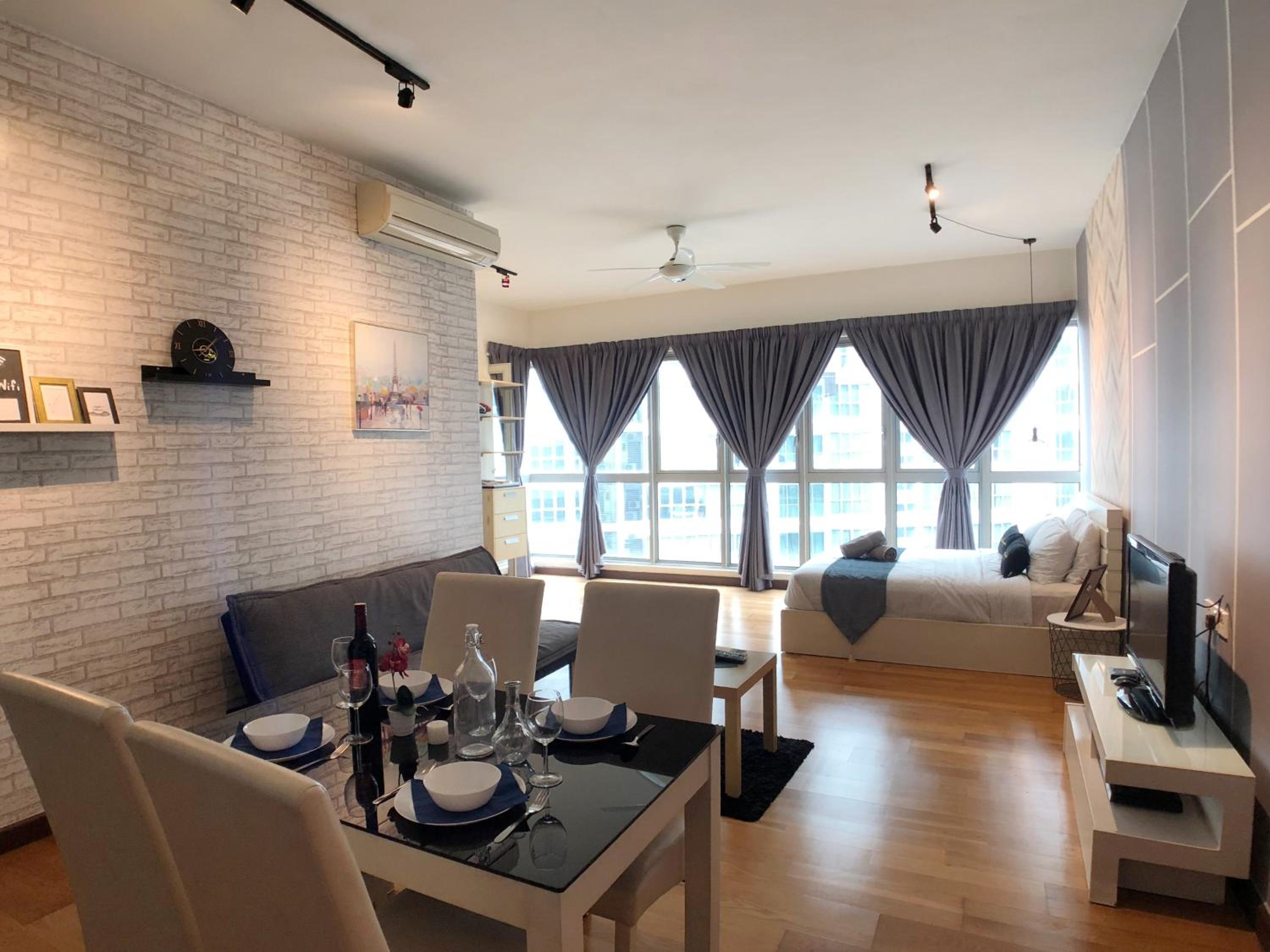 ✦Time & Traveller✦Regalia Suites and Residence✦KLCC view Infinity Pool✦双子塔无边泳池