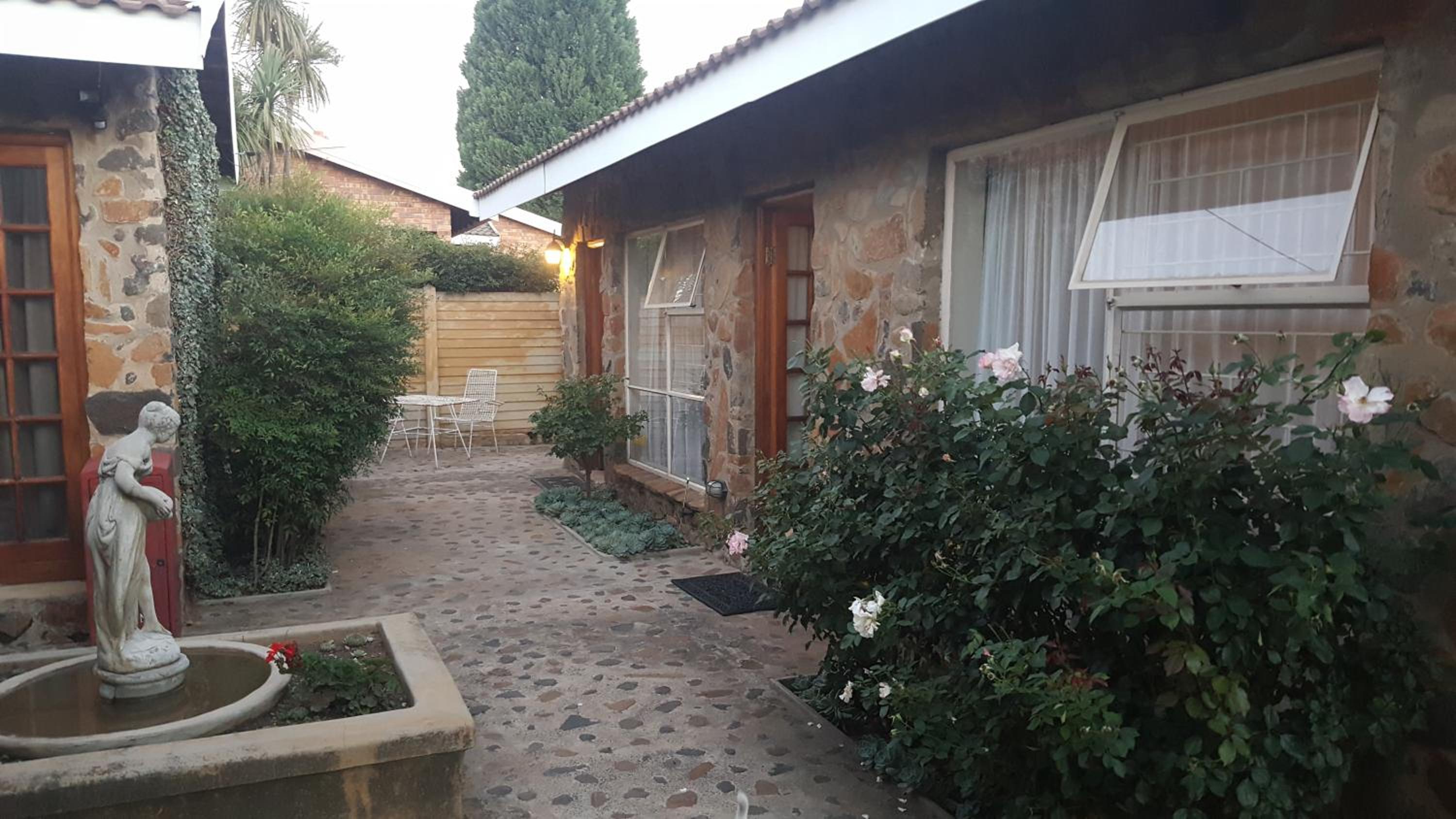 Gemsbok Cottage