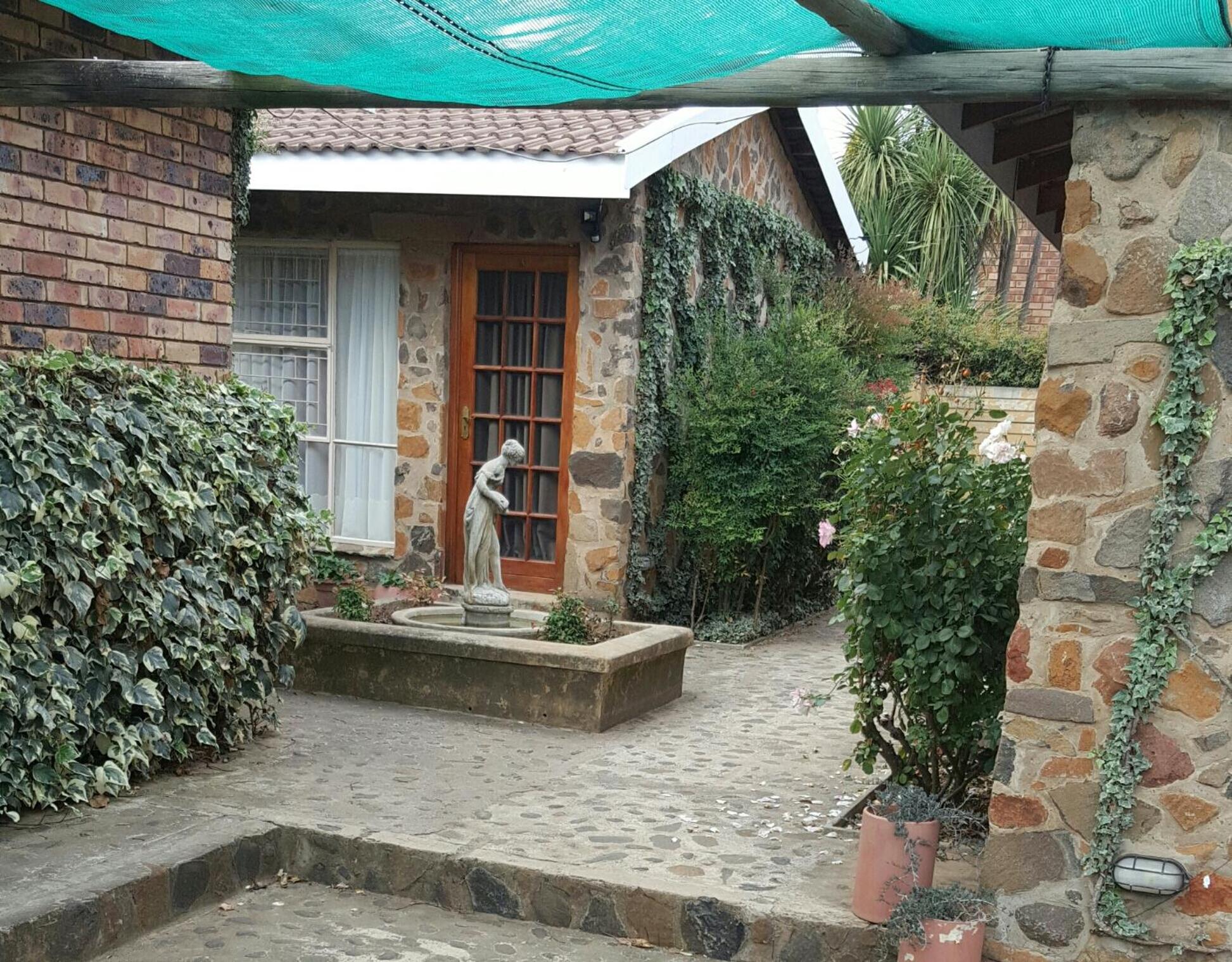 Gemsbok Cottage