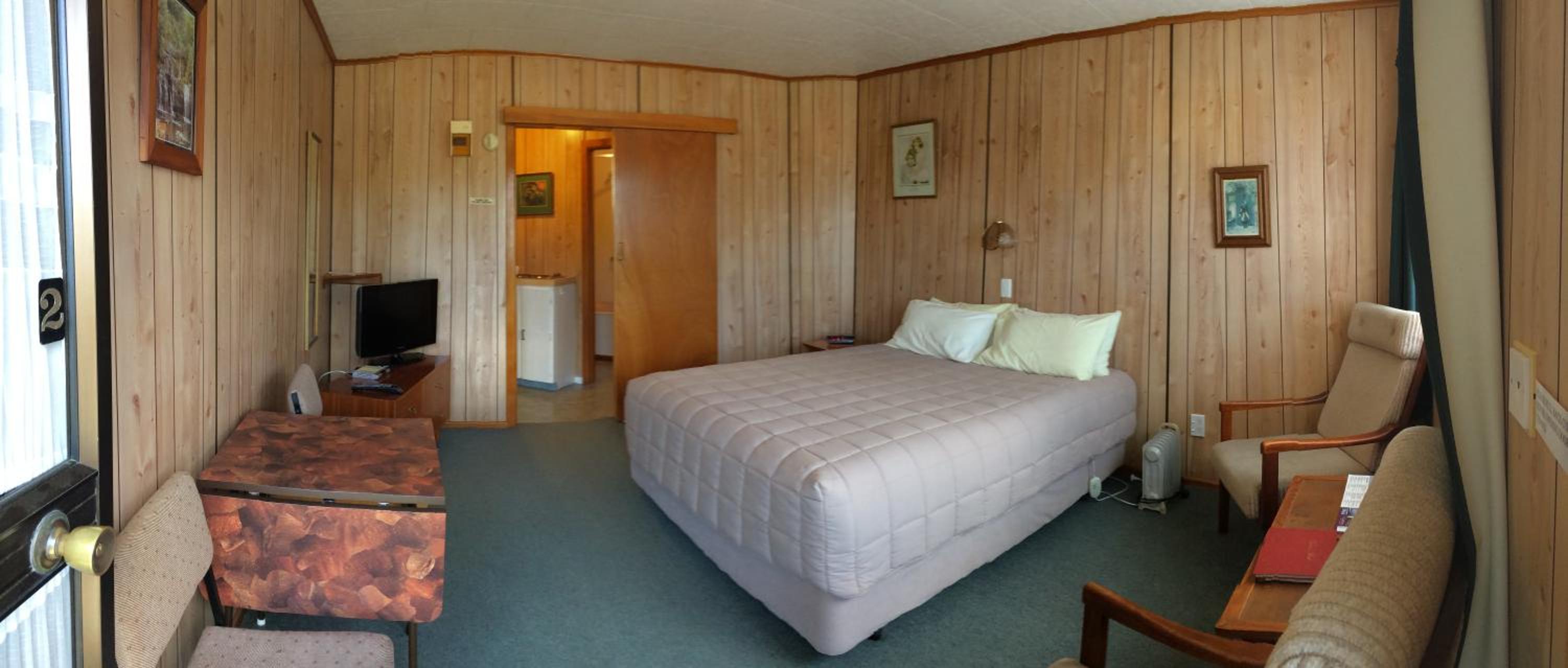 Owaka Lodge Motel view 2