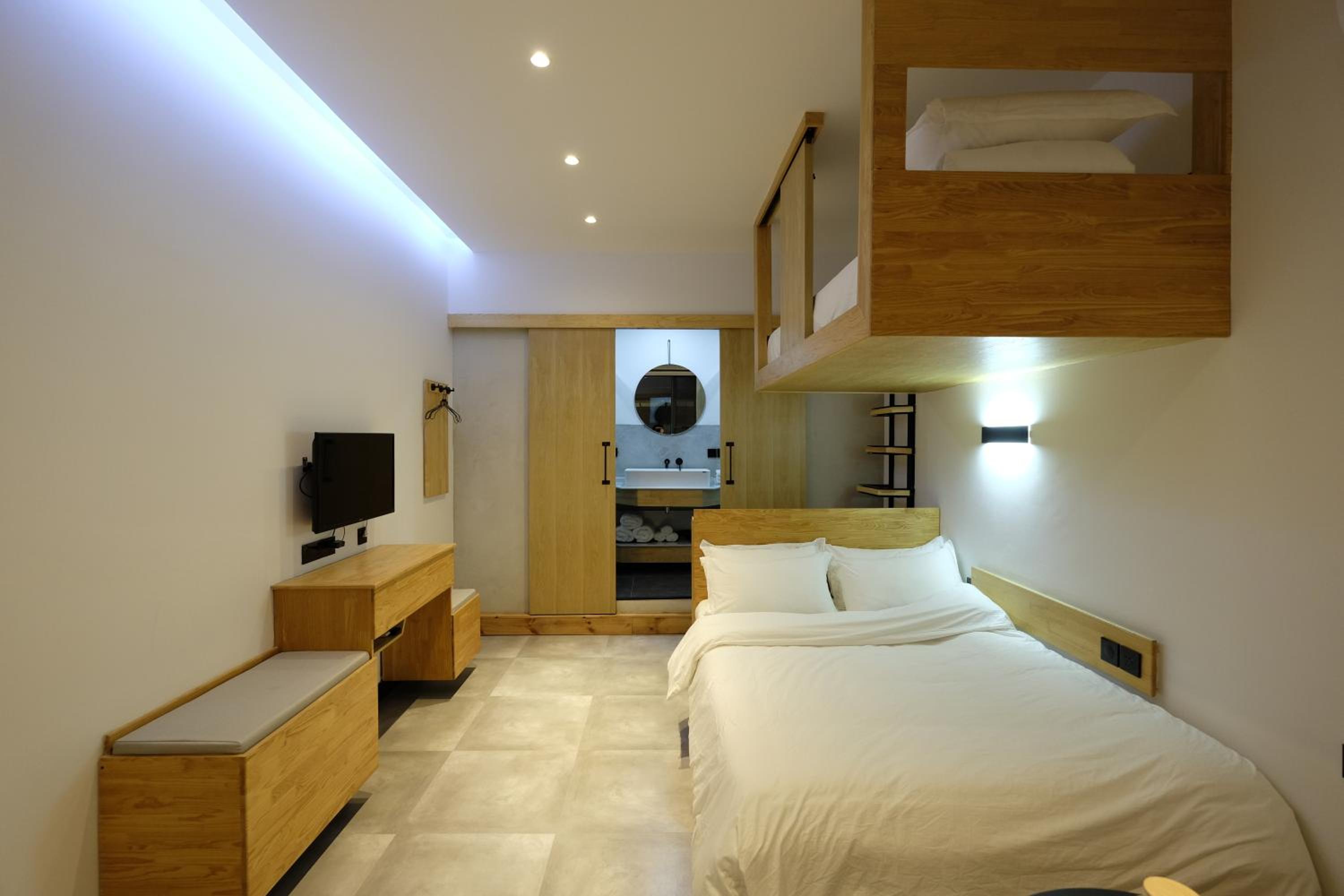 DaLi LOFT Travelling With Hostel