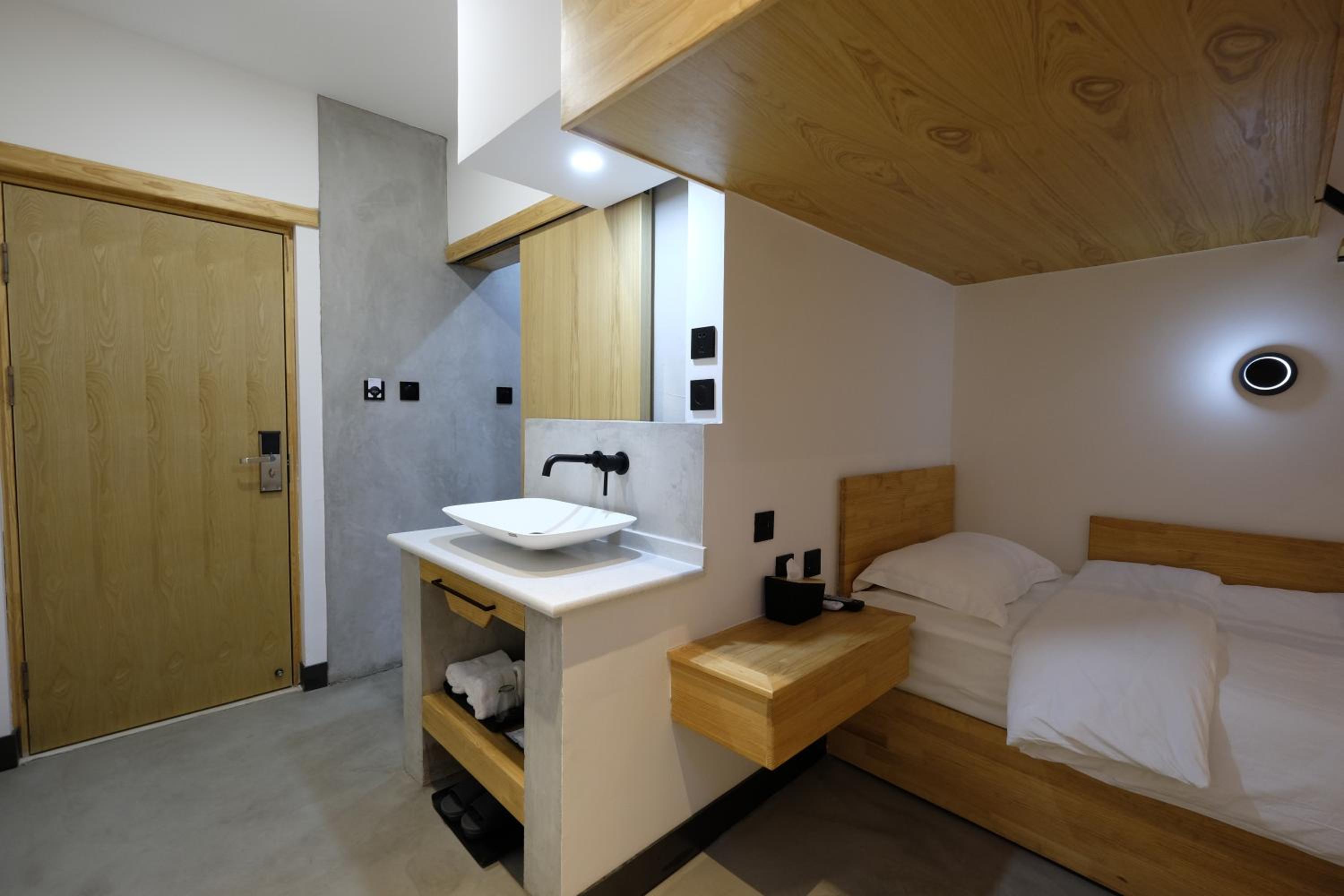 DaLi LOFT Travelling With Hostel