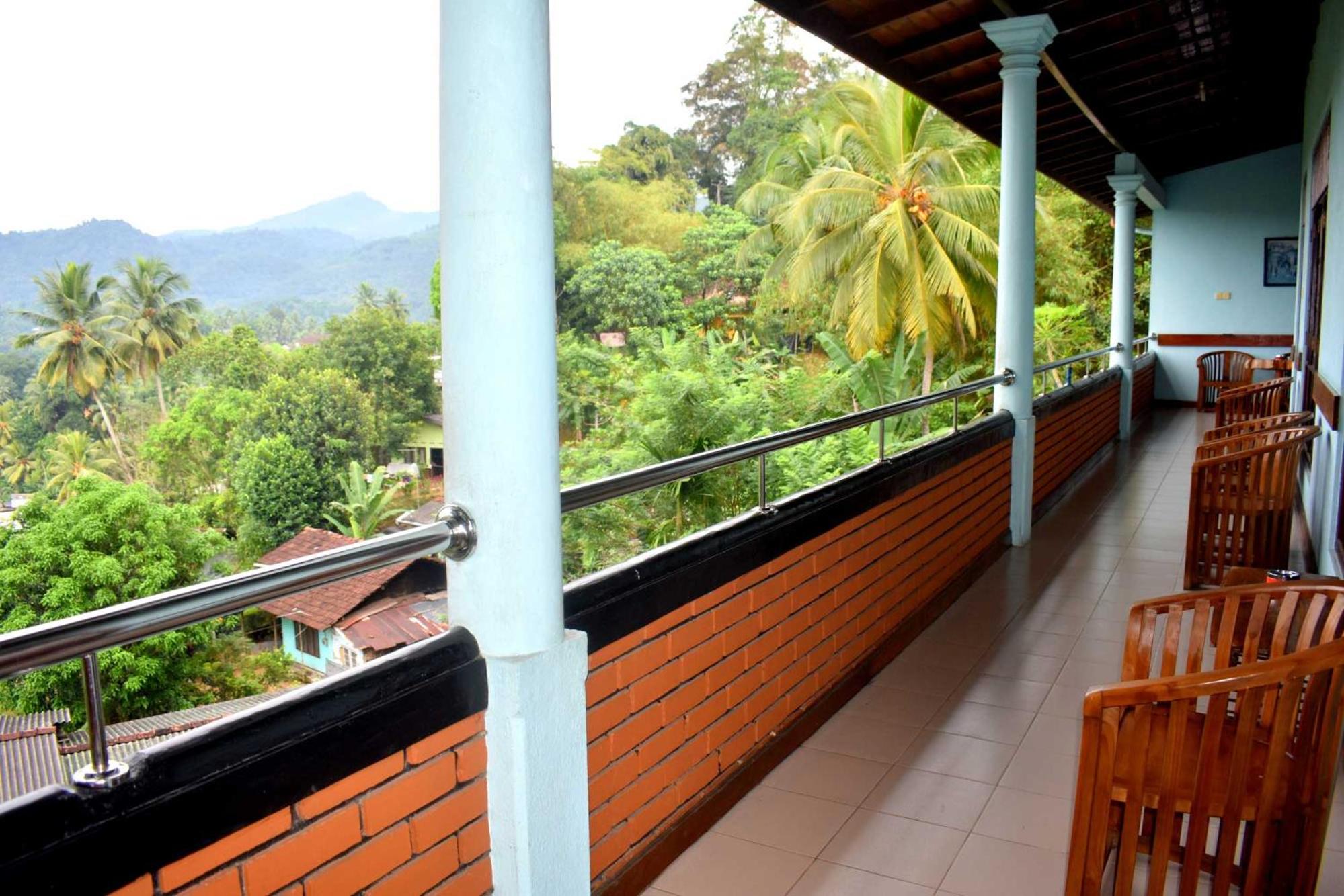 Rathna Gems Halt view 3