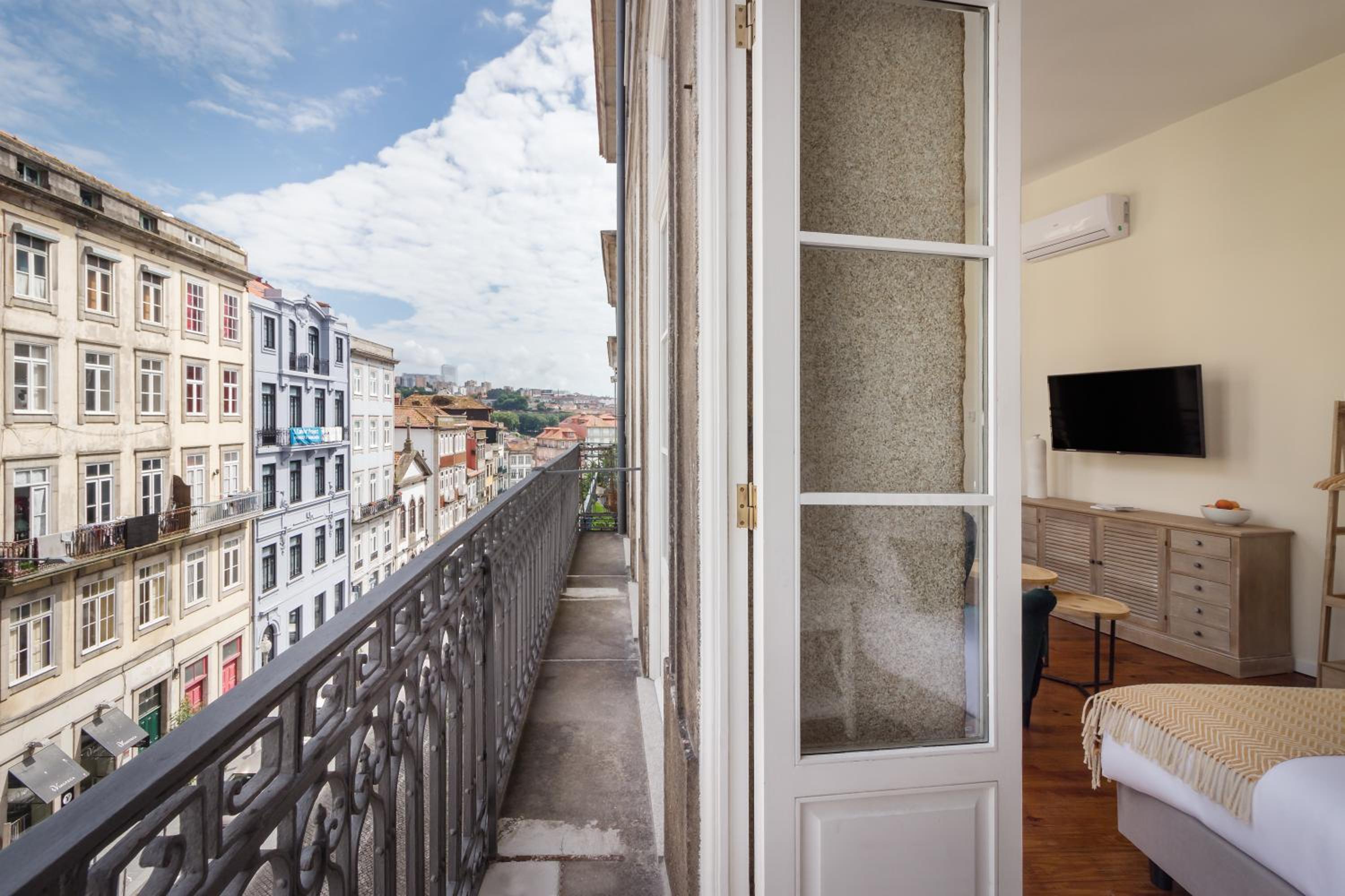 FAISAMA • Porto Apartments