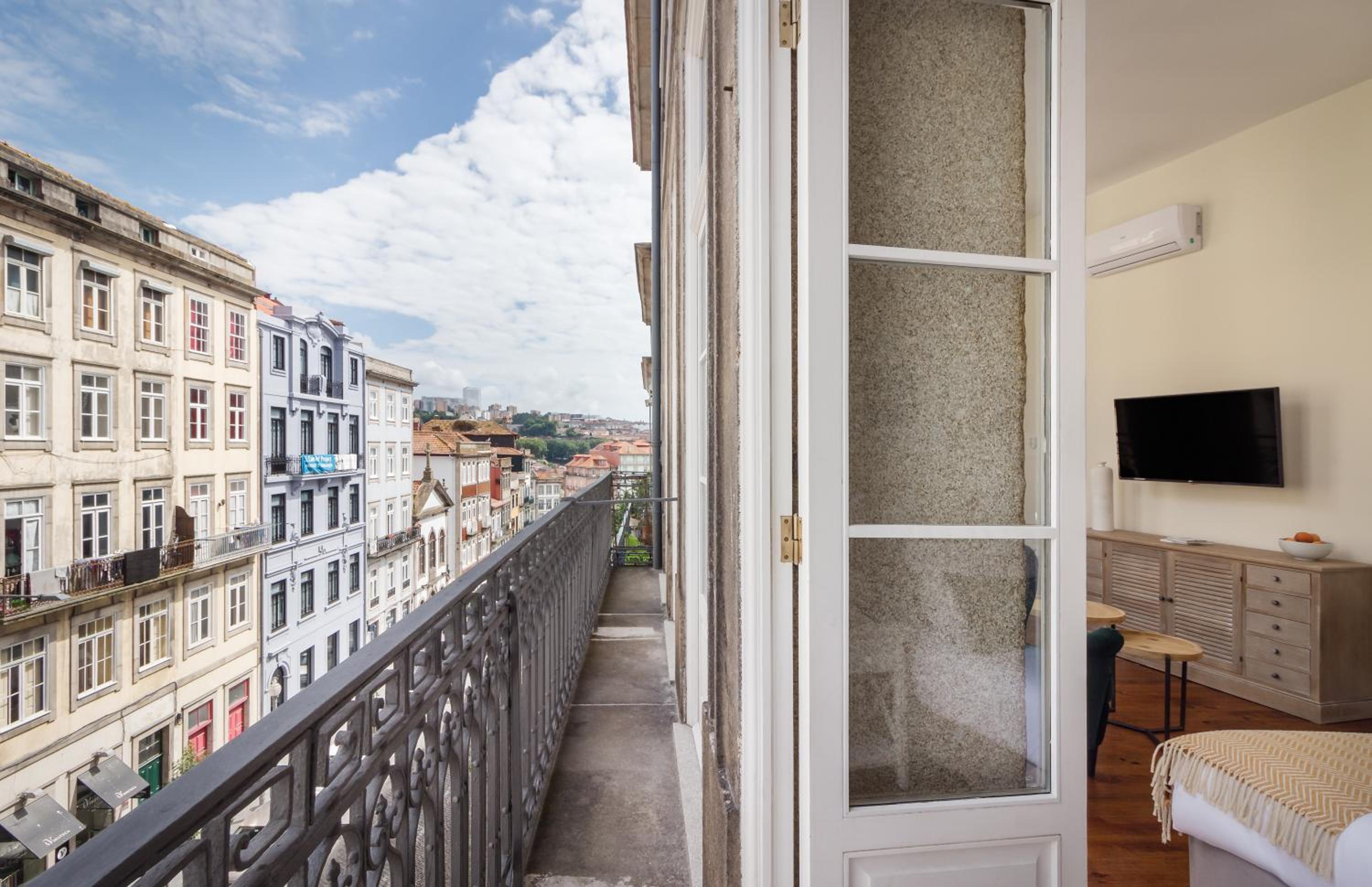 FAISAMA • Porto Apartments