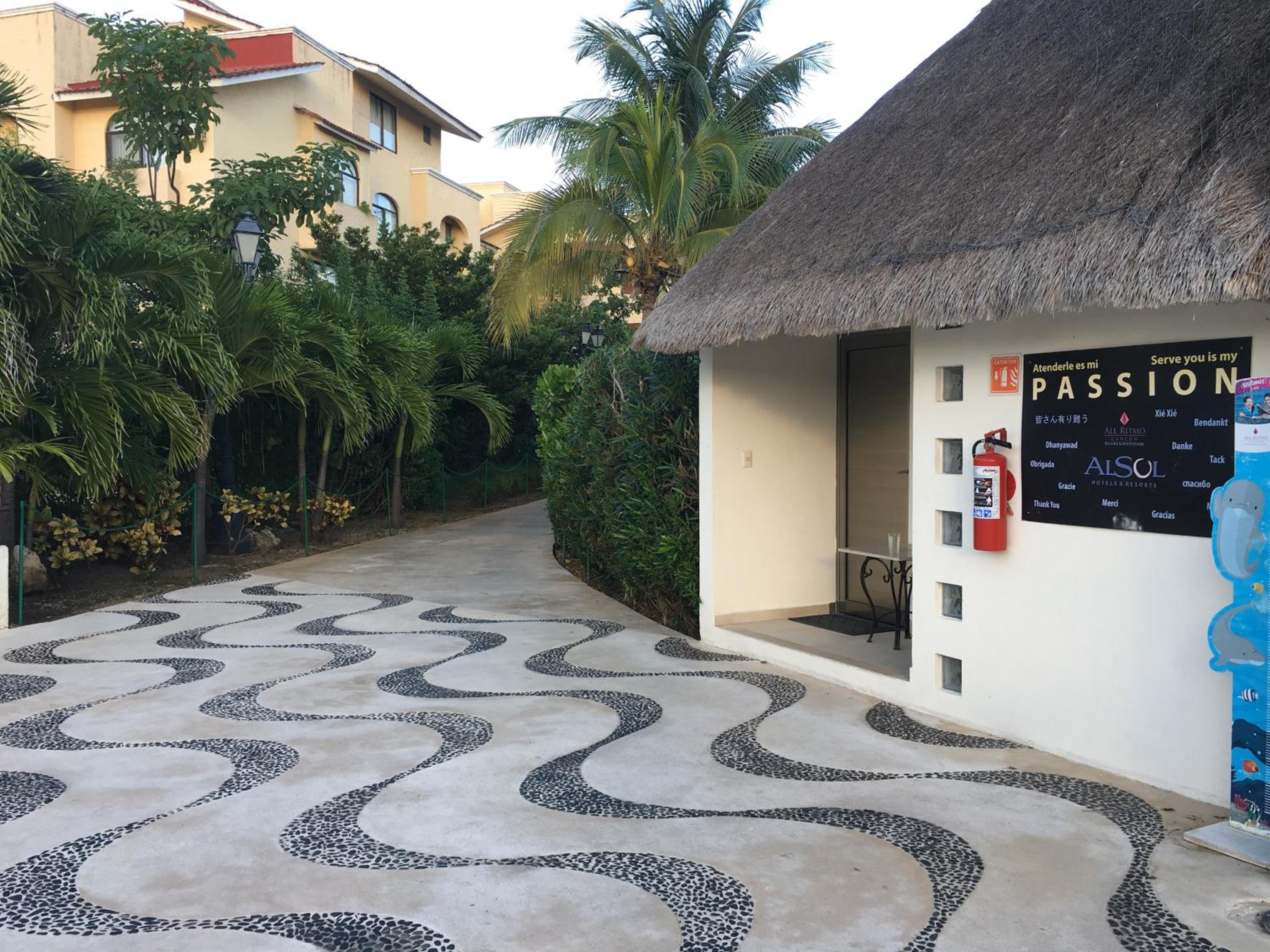 Tropical apartment