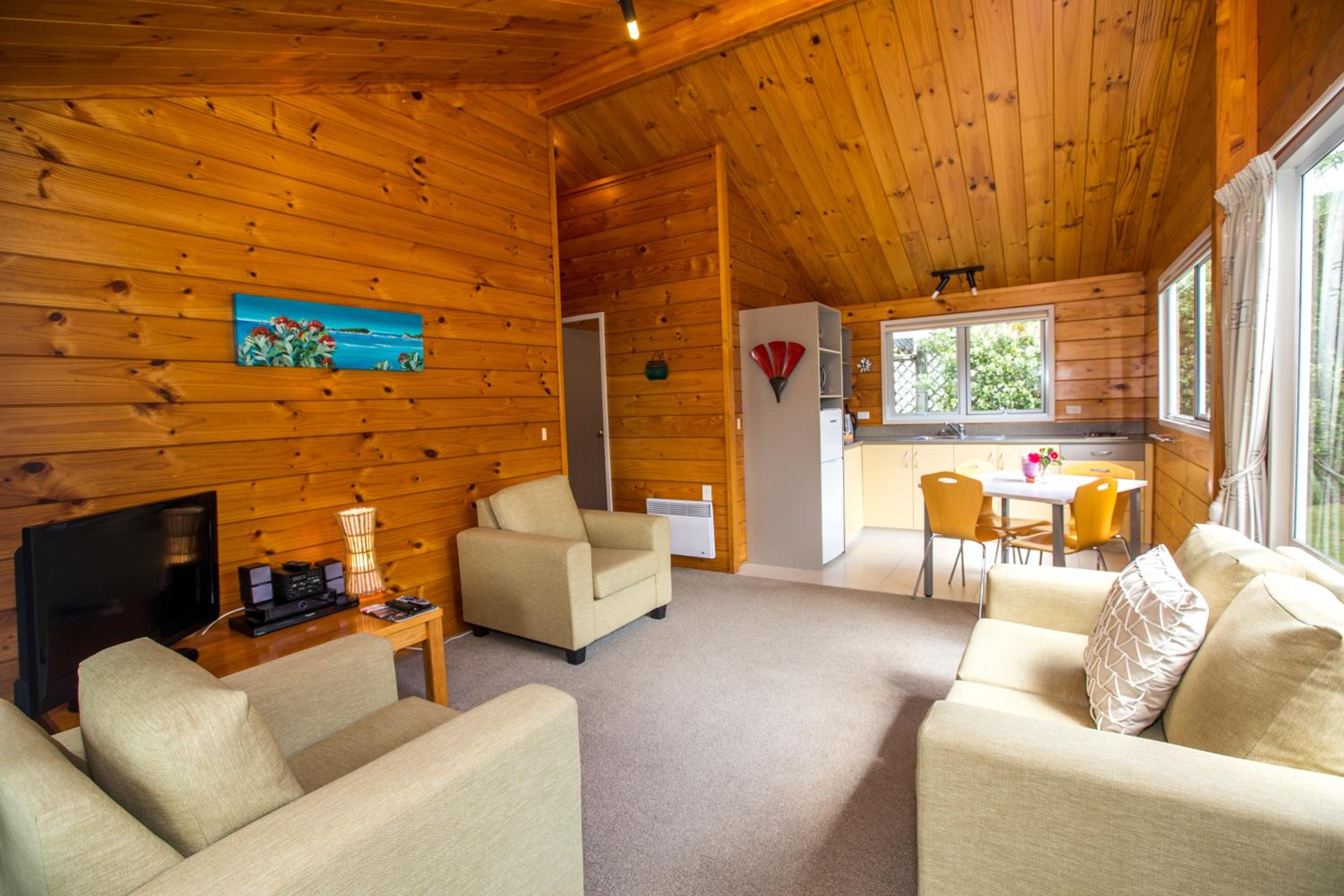 Tatahi Lodge Beach Resort