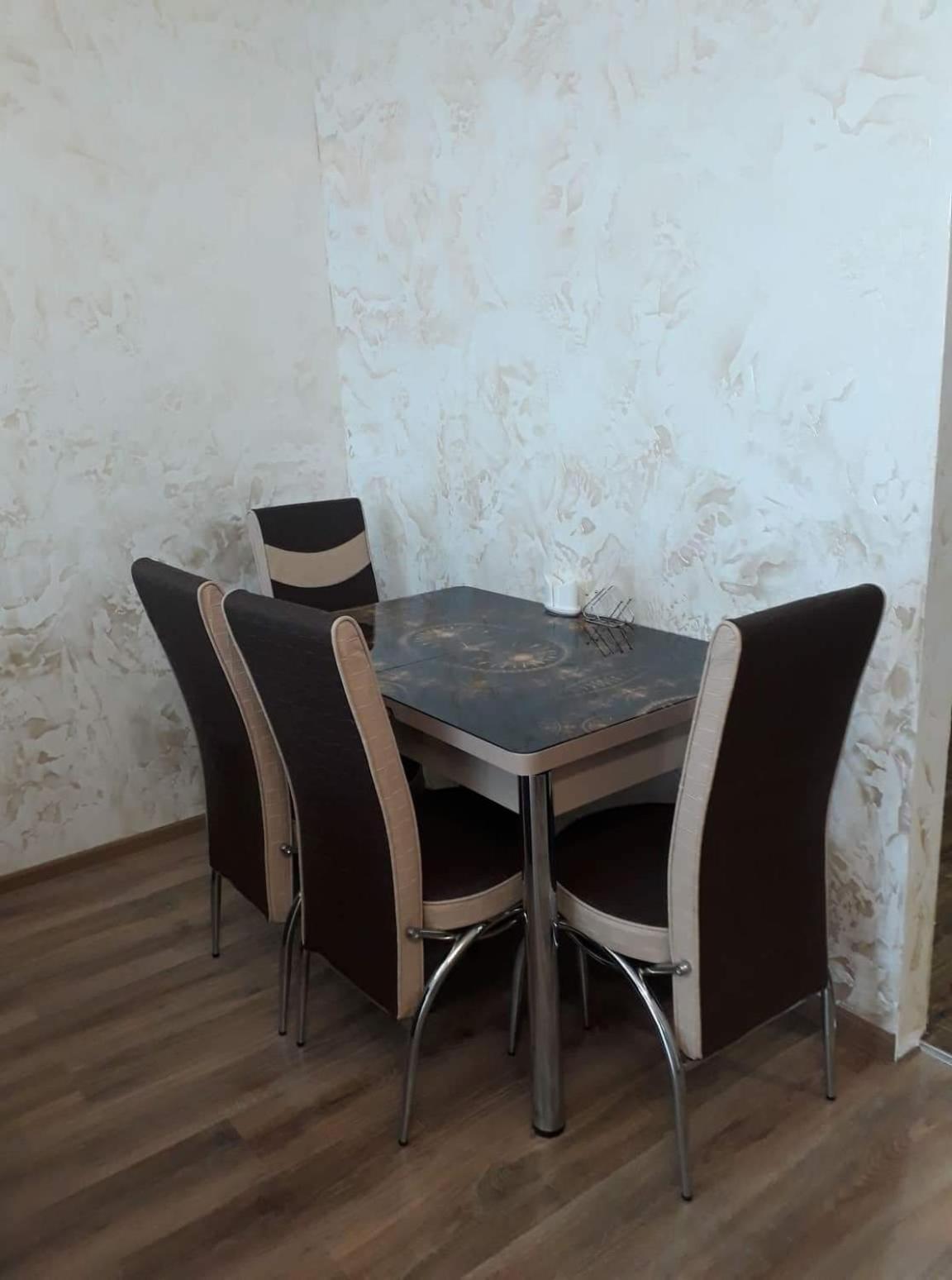 Mariamis hous en Batumi — dining