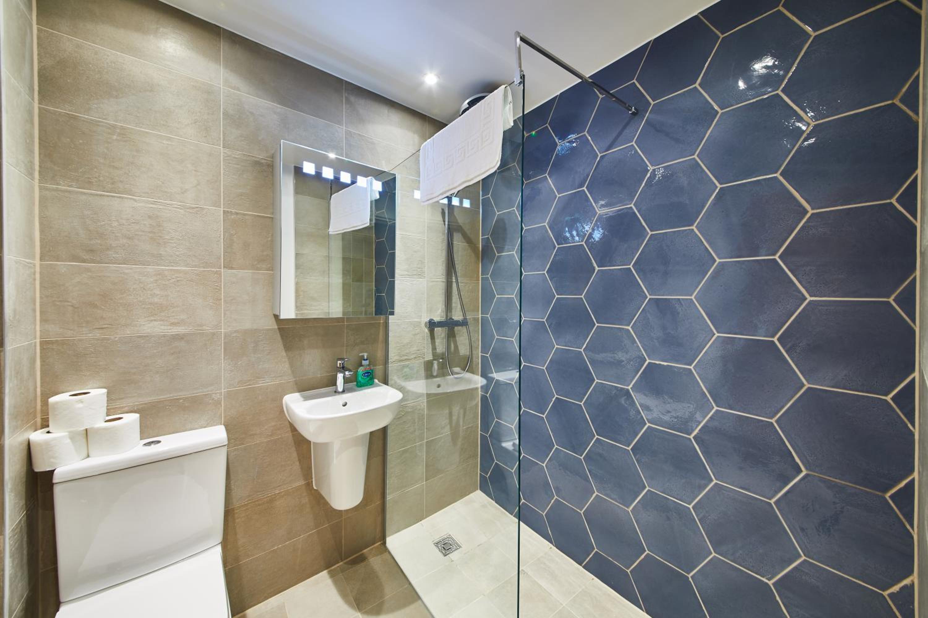 Elegant Plus Luxury Apartments