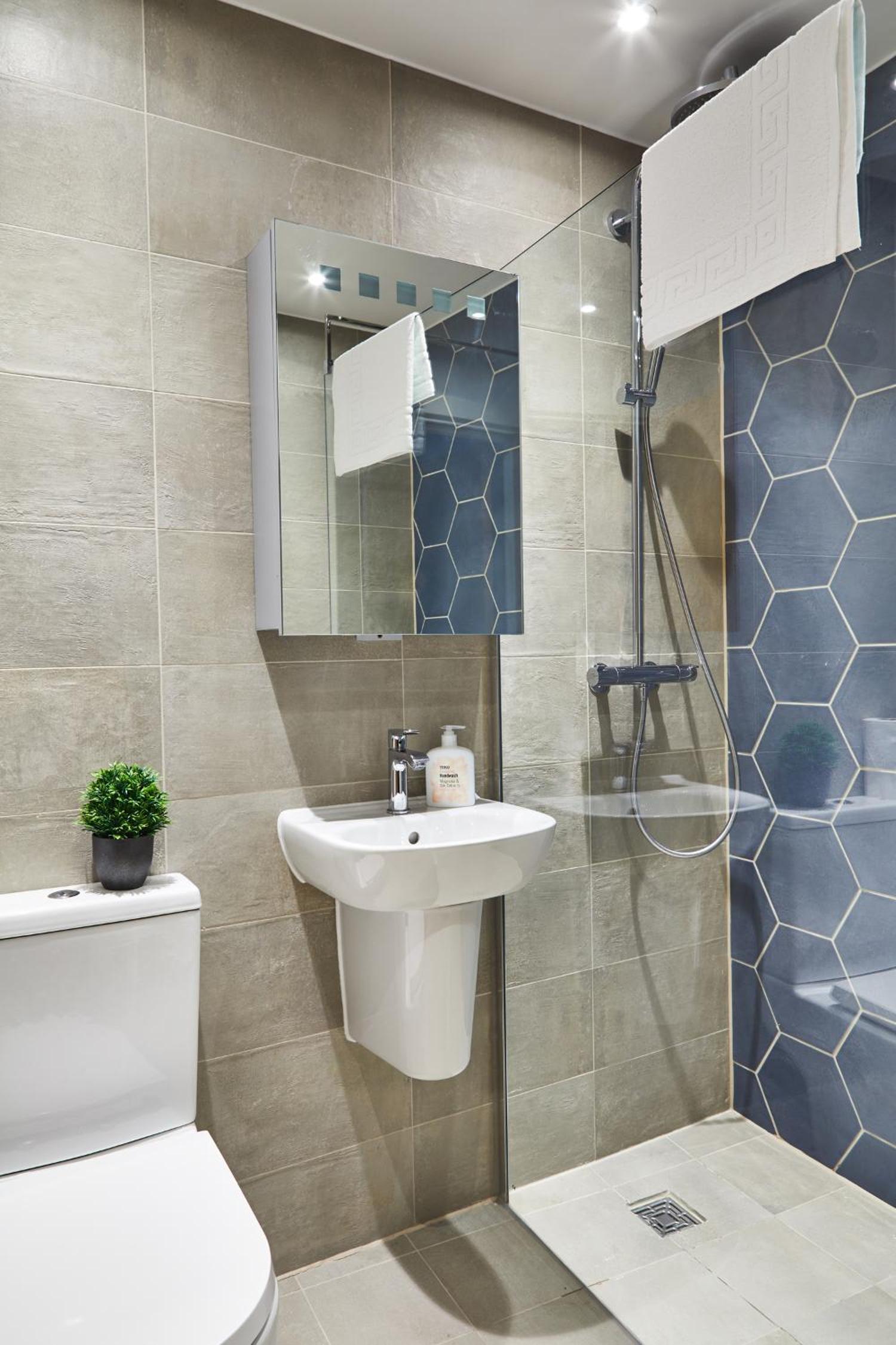 Elegant Plus Luxury Apartments