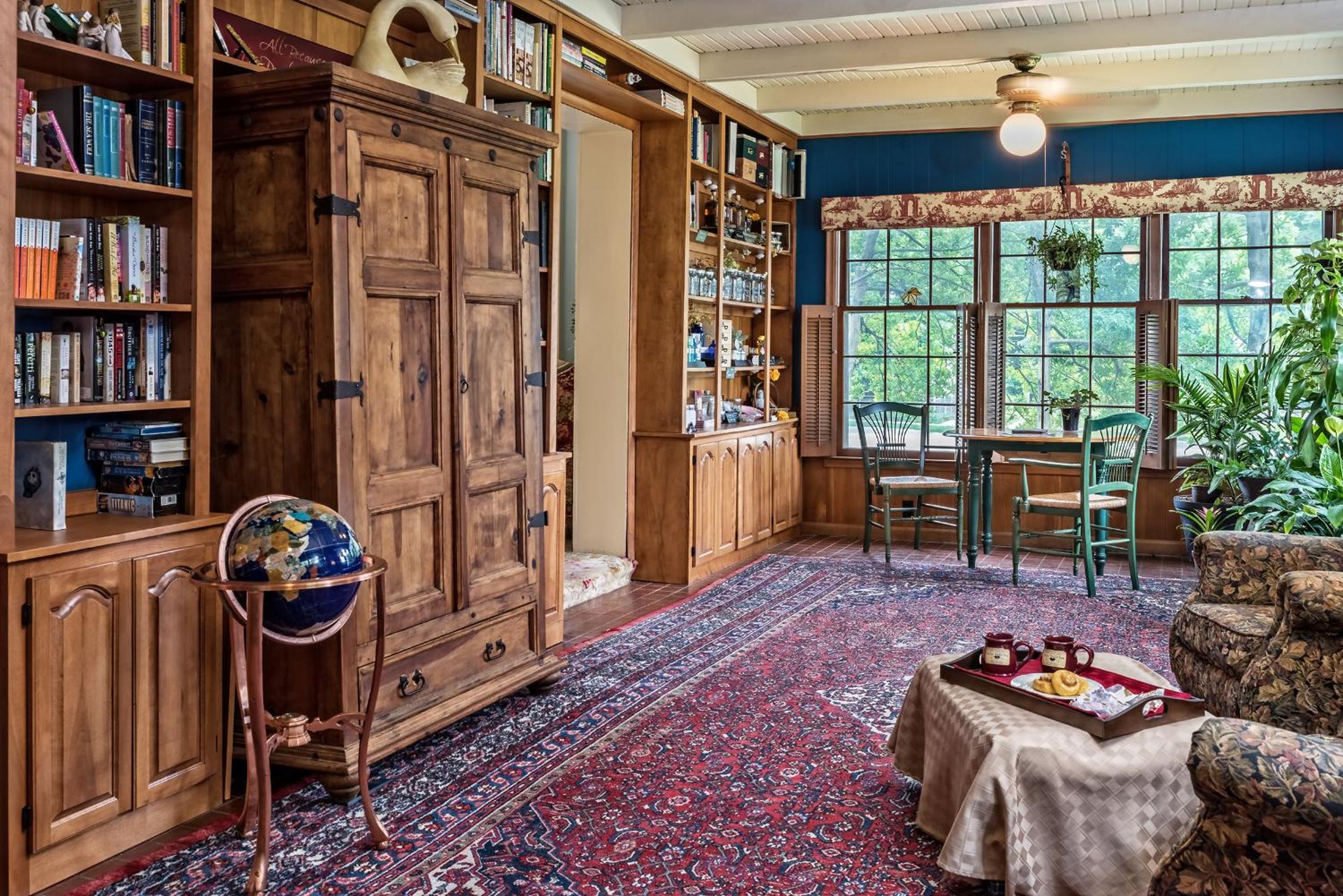 Silver Heart Inn & Cottages
