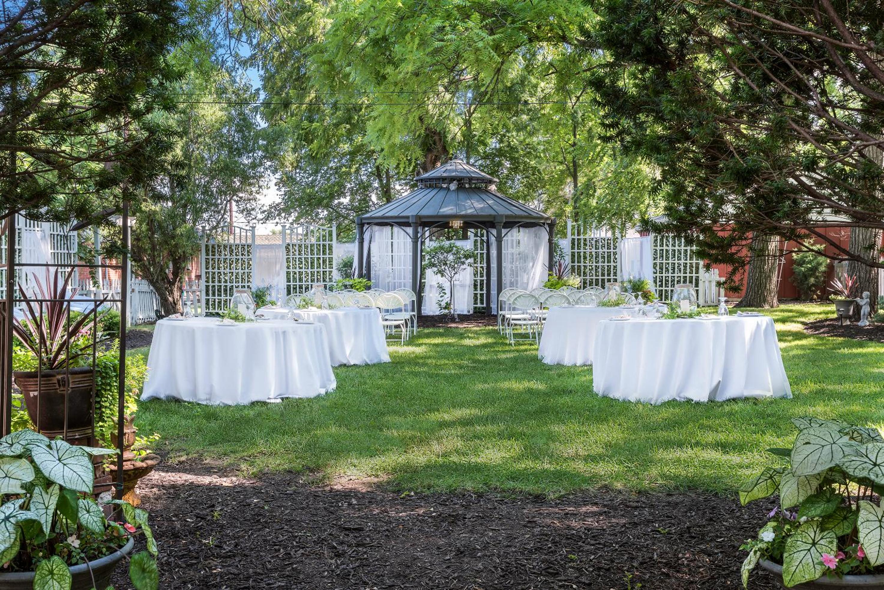 Silver Heart Inn & Cottages