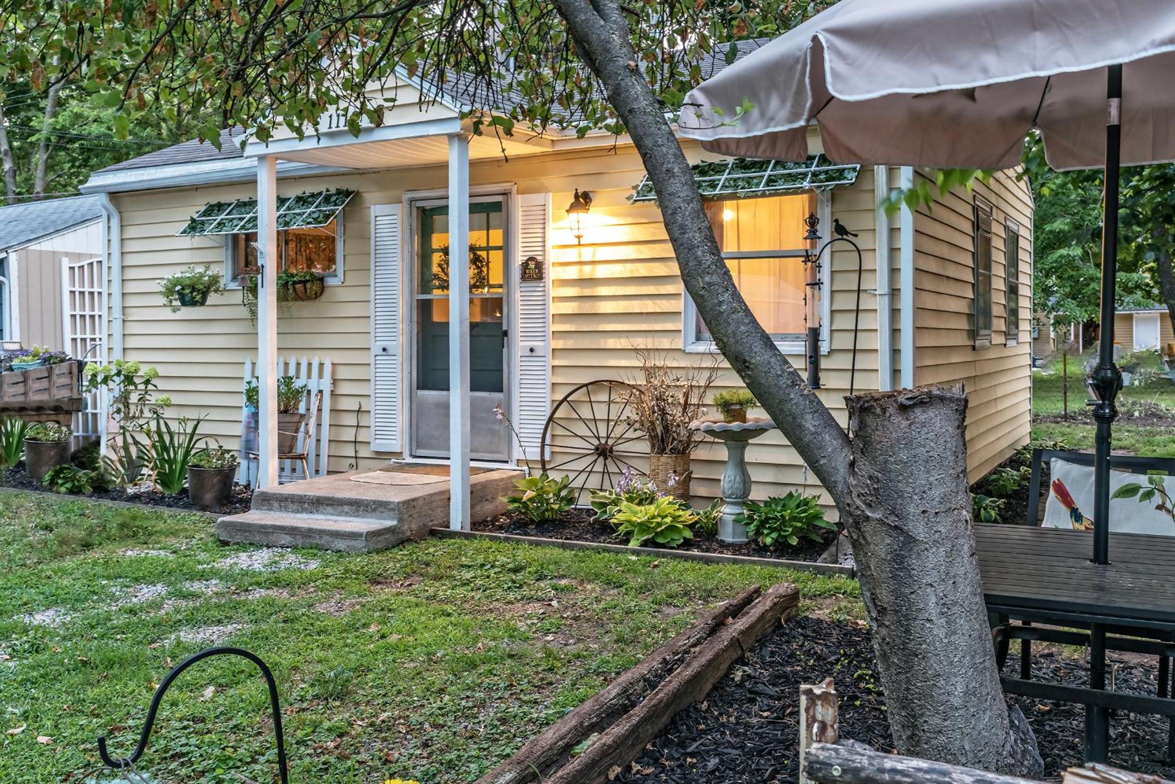 Silver Heart Inn & Cottages