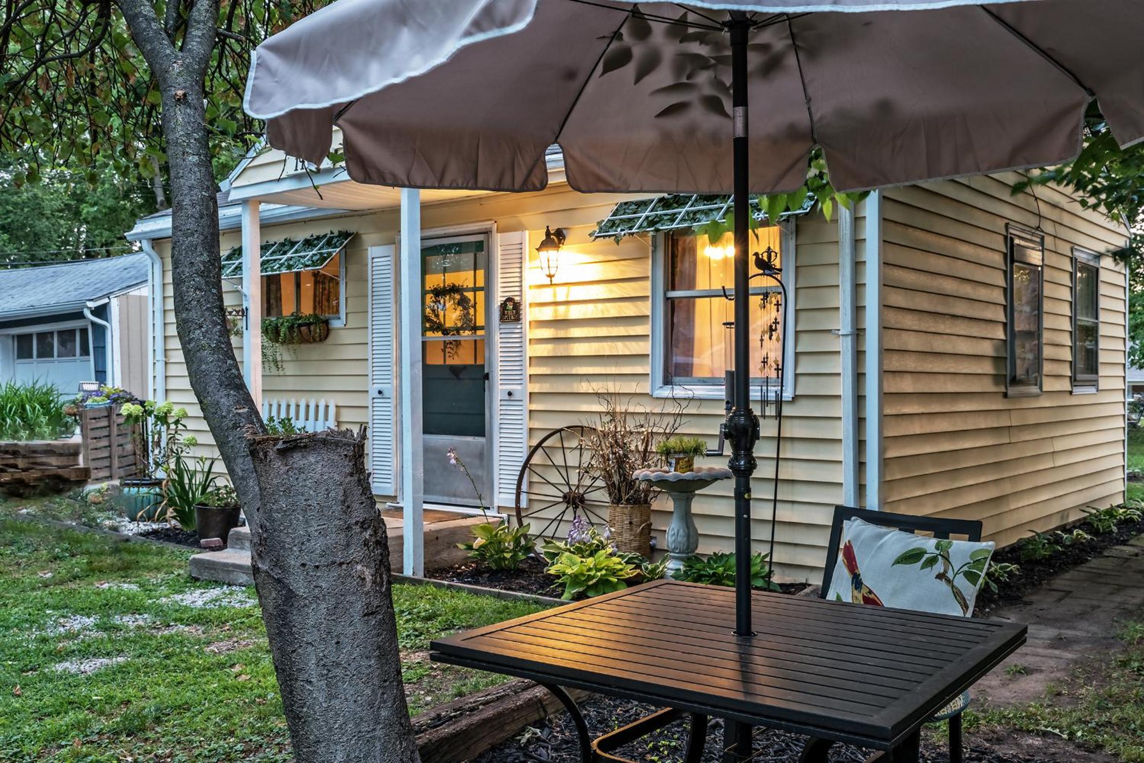 Silver Heart Inn & Cottages