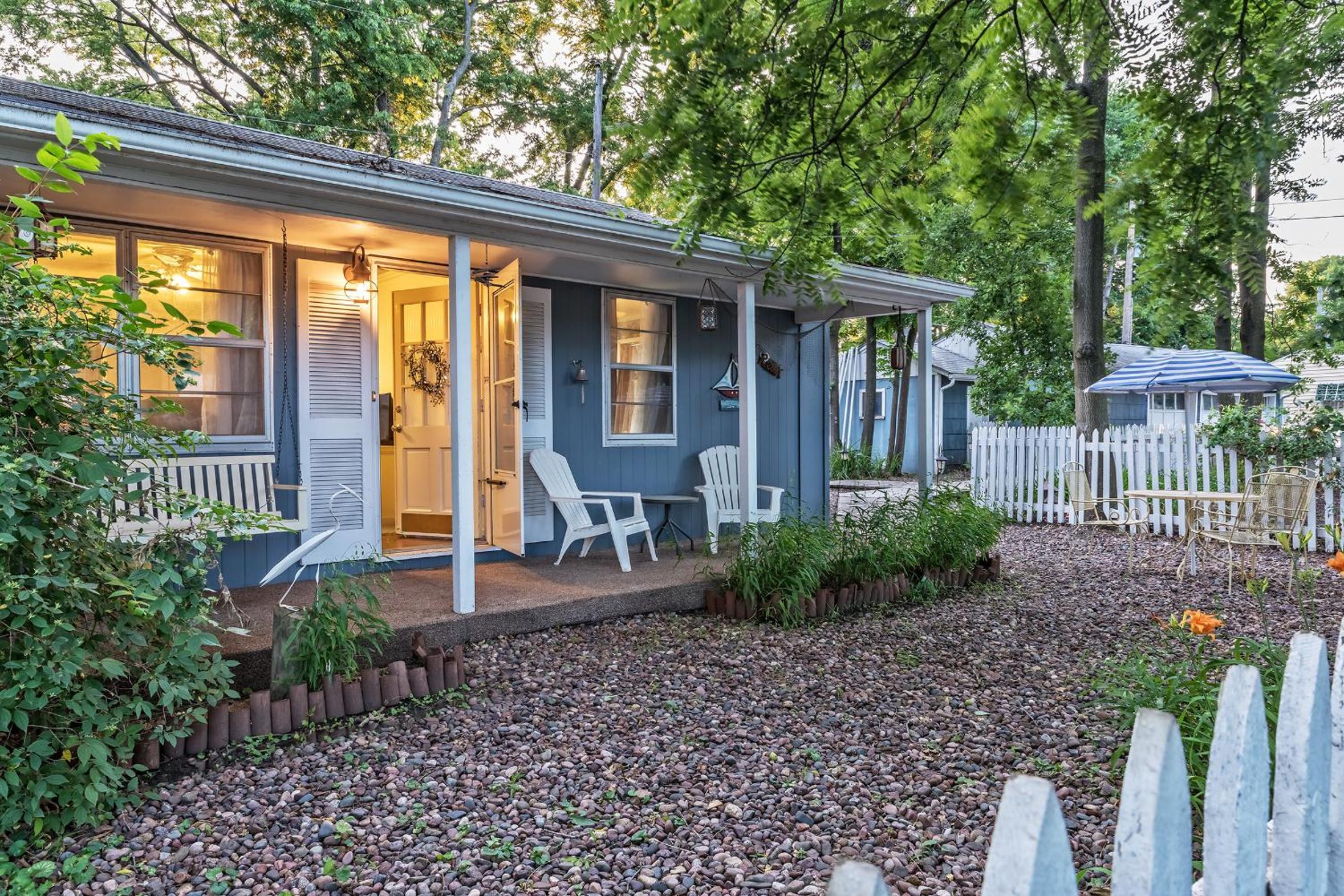 Silver Heart Inn & Cottages