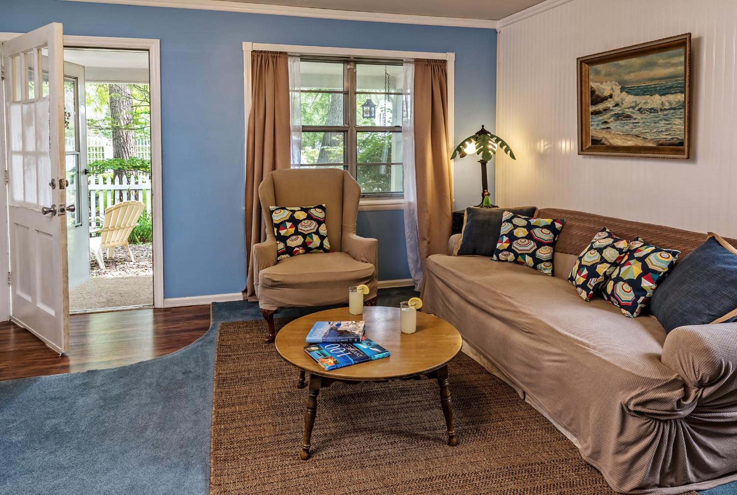 Silver Heart Inn & Cottages