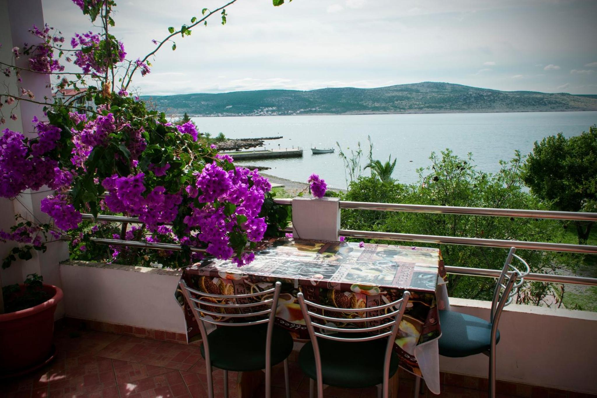 Apartments Maestral- on the beach view 2