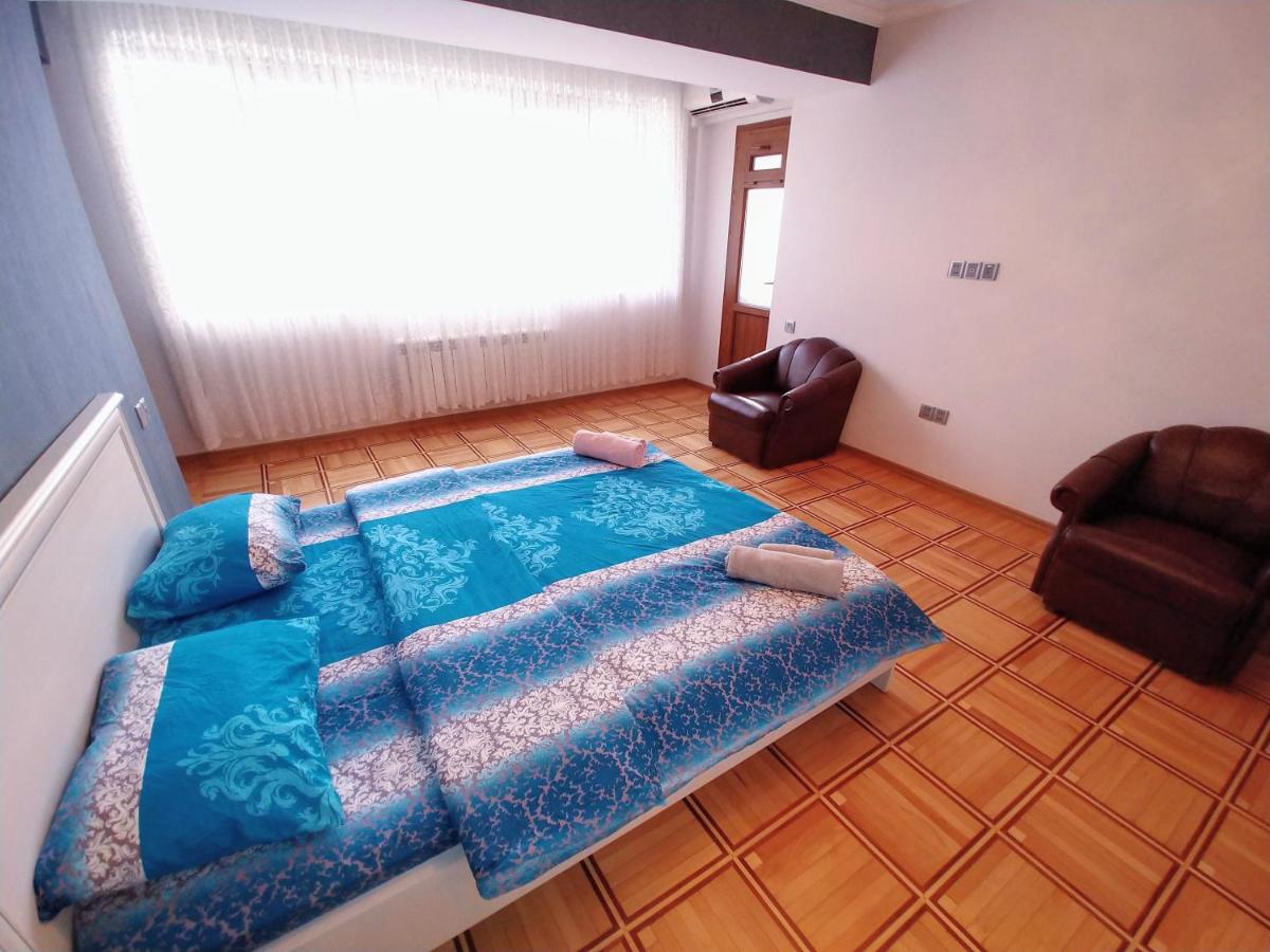 Deluxe Apartment with Sea and F1 View