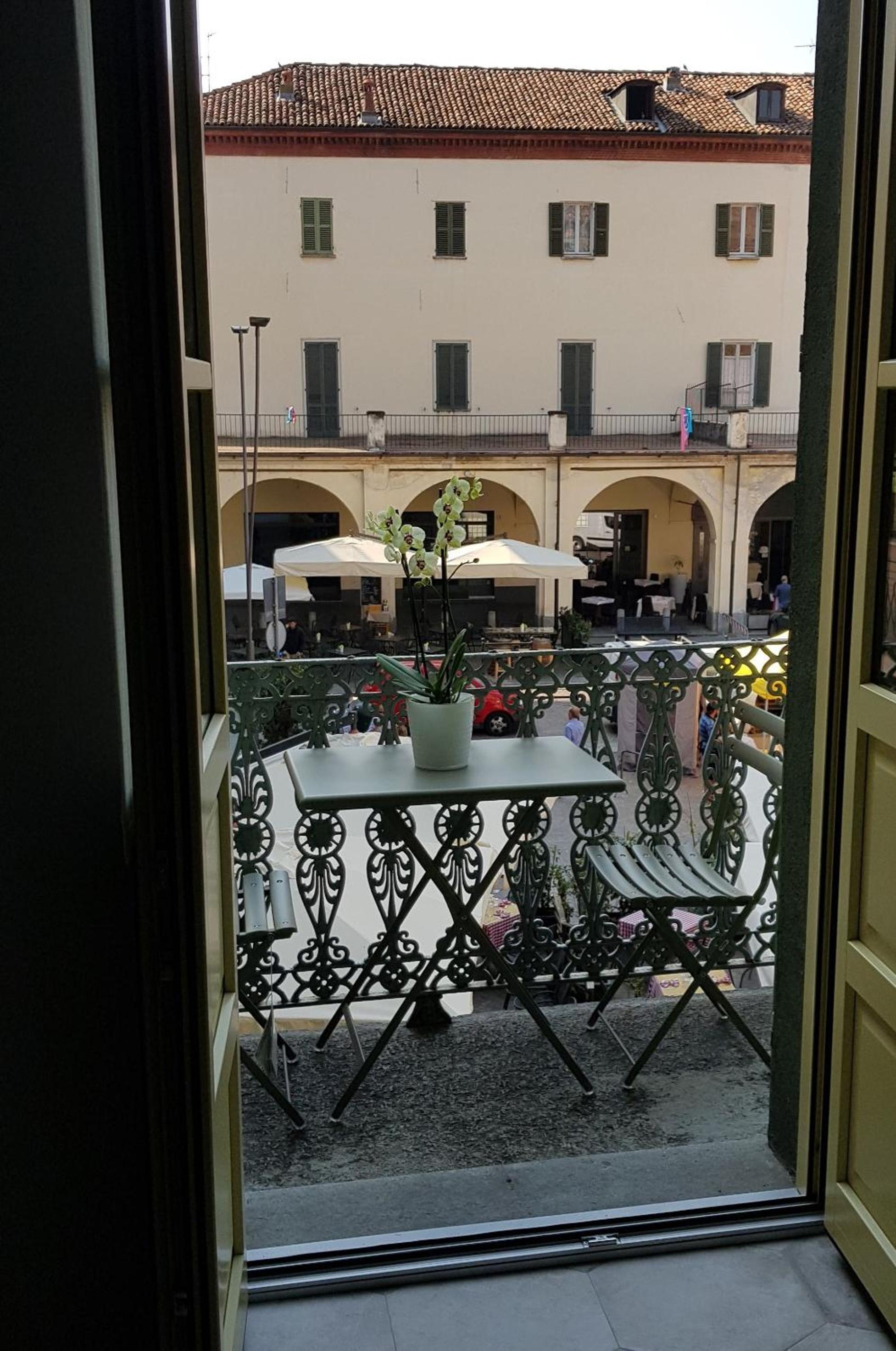 Appartamento Pertinace Centro Storico Alba
