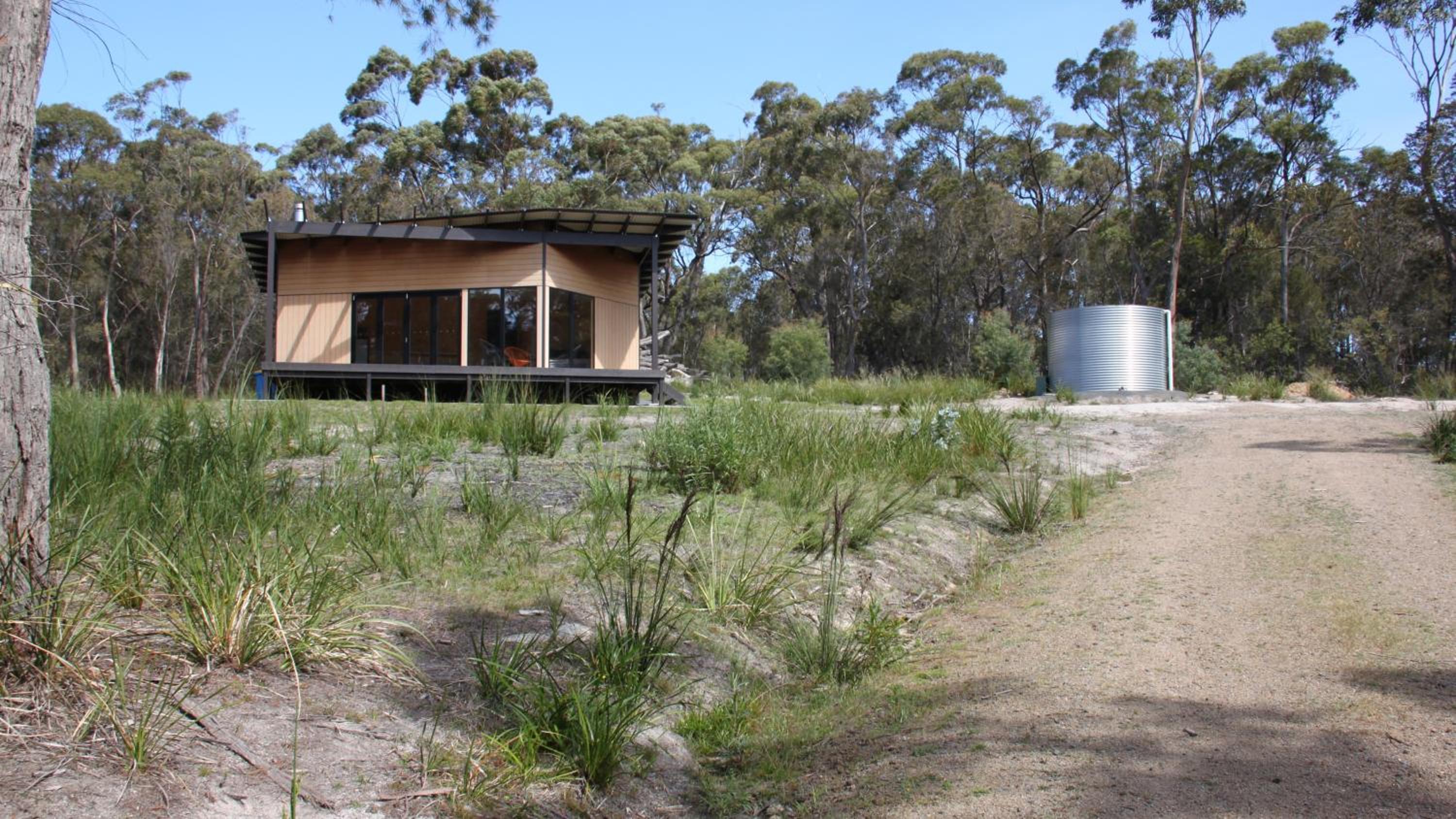 BAY OF FIRES ECO HUT off grid experience at Binalong Bay