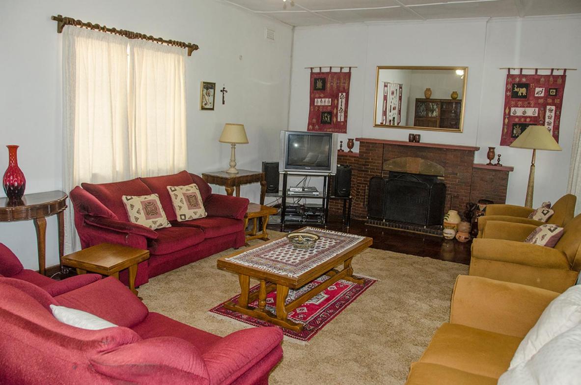 Hillside Manor