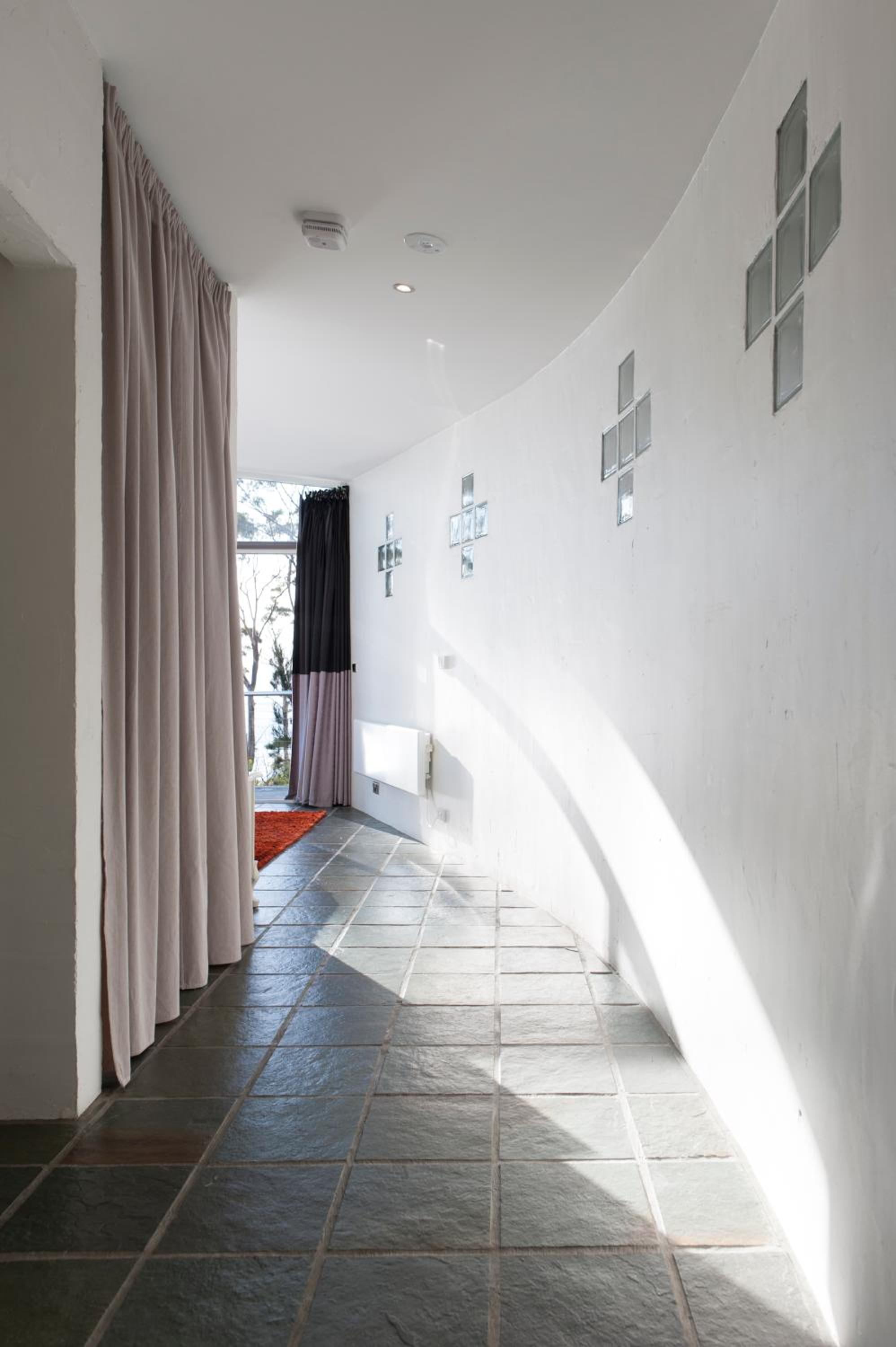 Baragoola Retreat - Luxury Waterfront Property