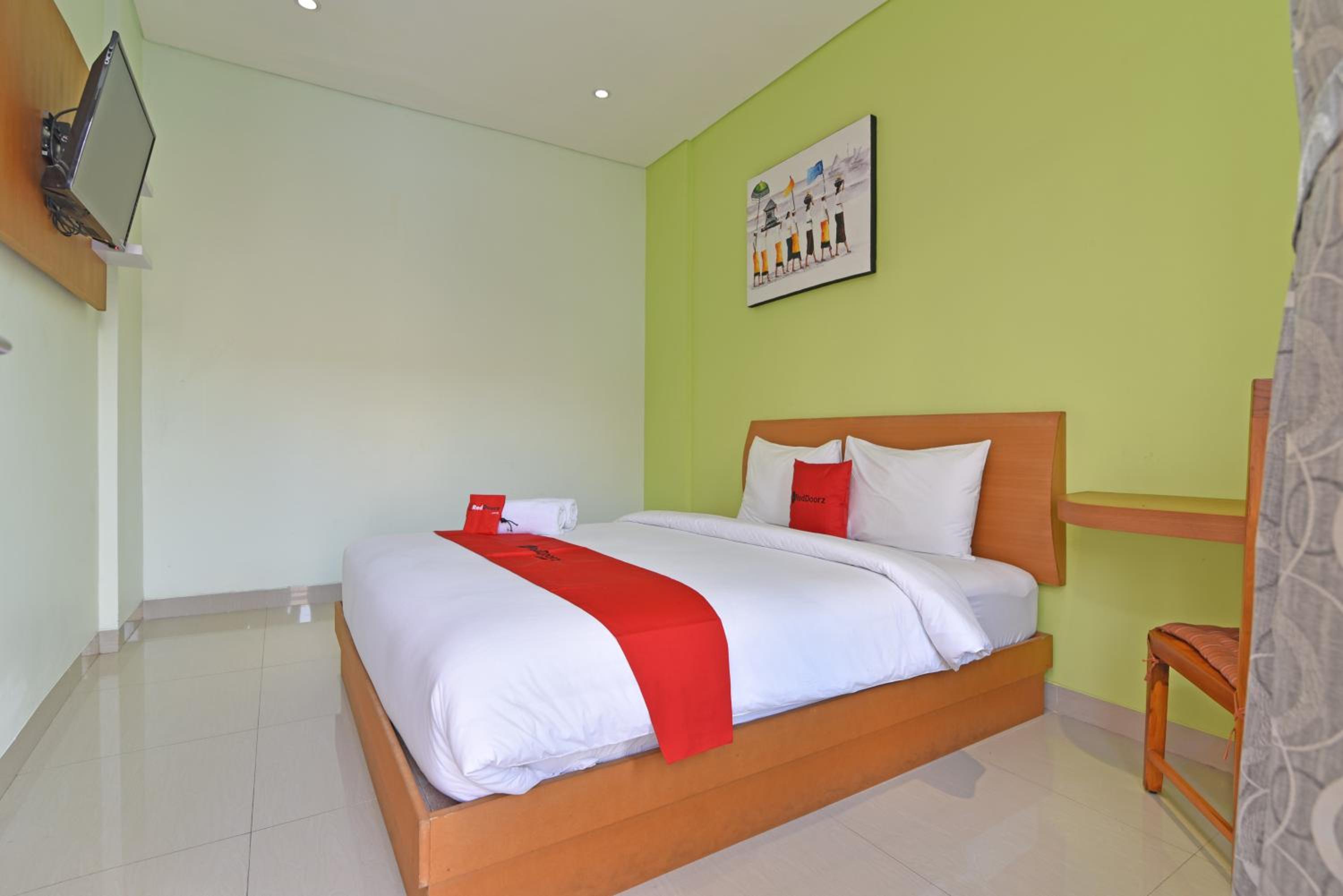 RedDoorz Plus @ Mahendradatta Denpasar