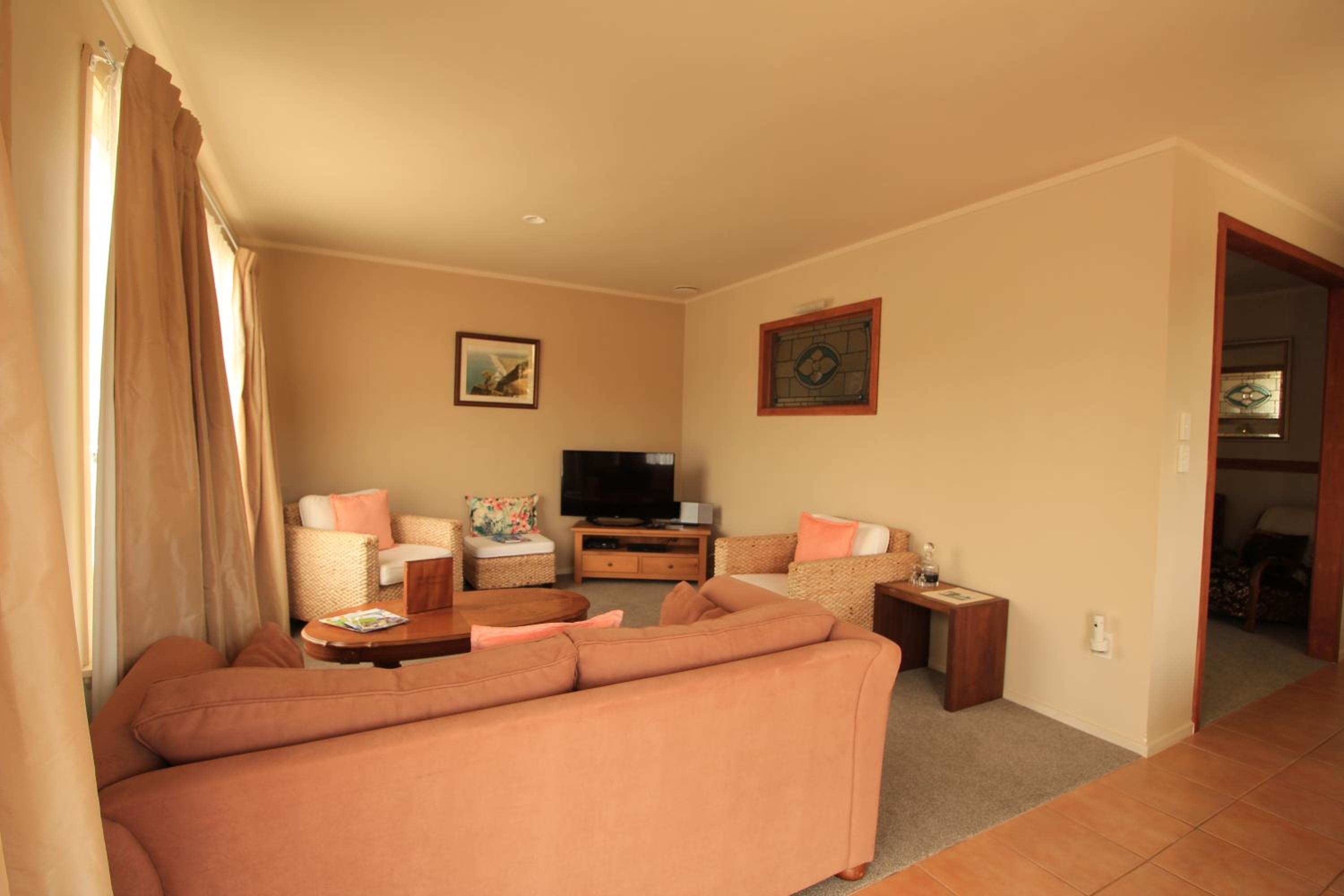 Waipoua Lodge