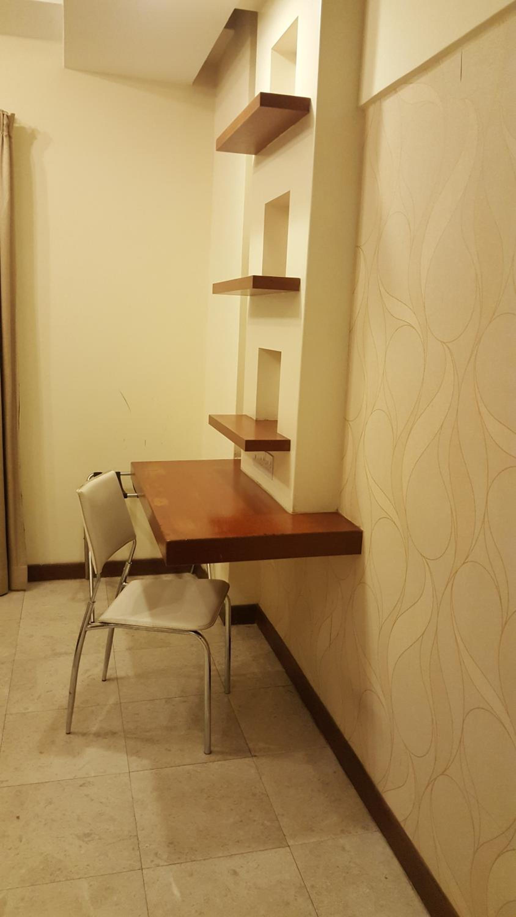 PENINSULA SEMANTAN SUITEs