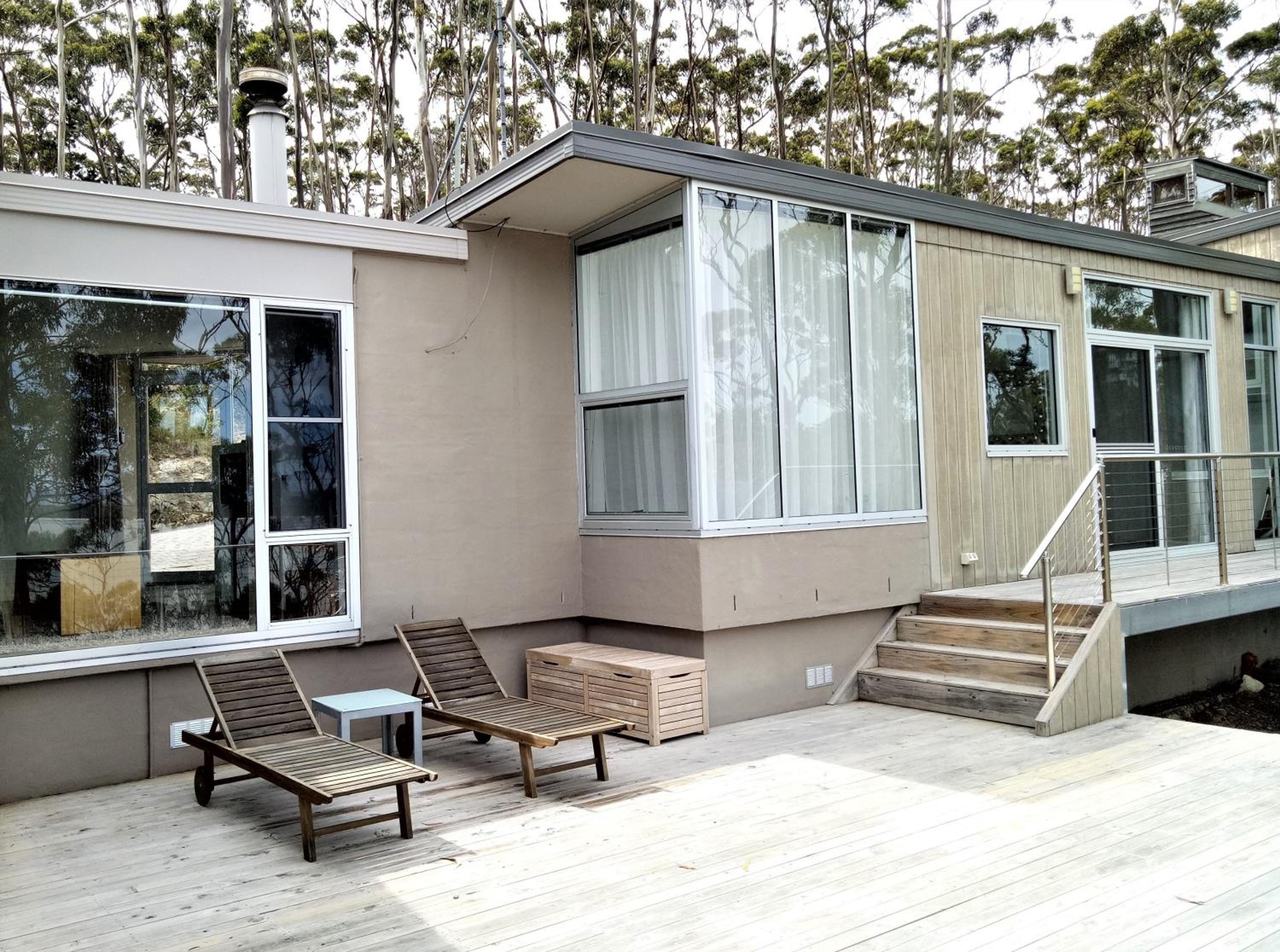Baragoola Retreat - Luxury Waterfront Property