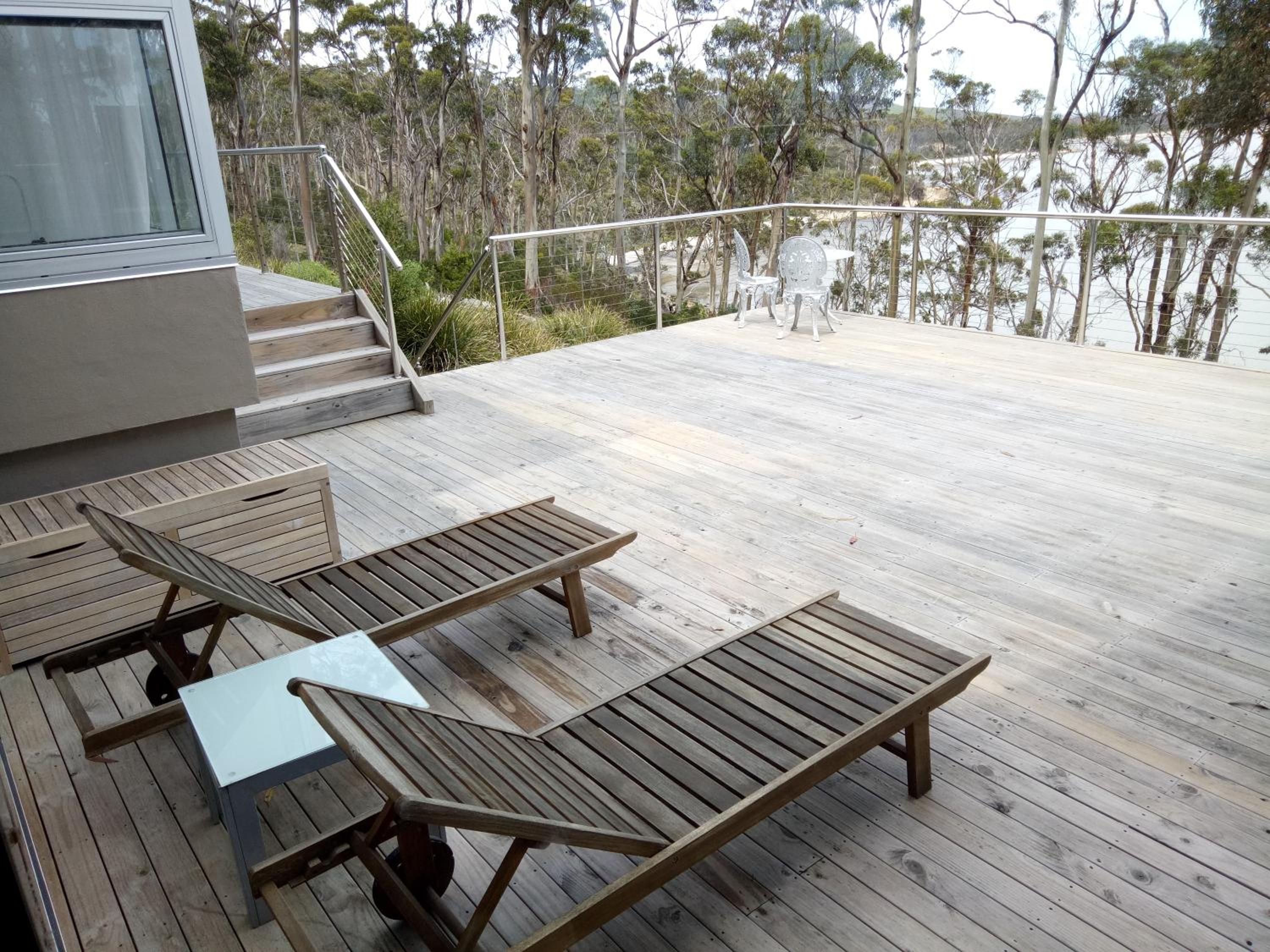Baragoola Retreat - Luxury Waterfront Property