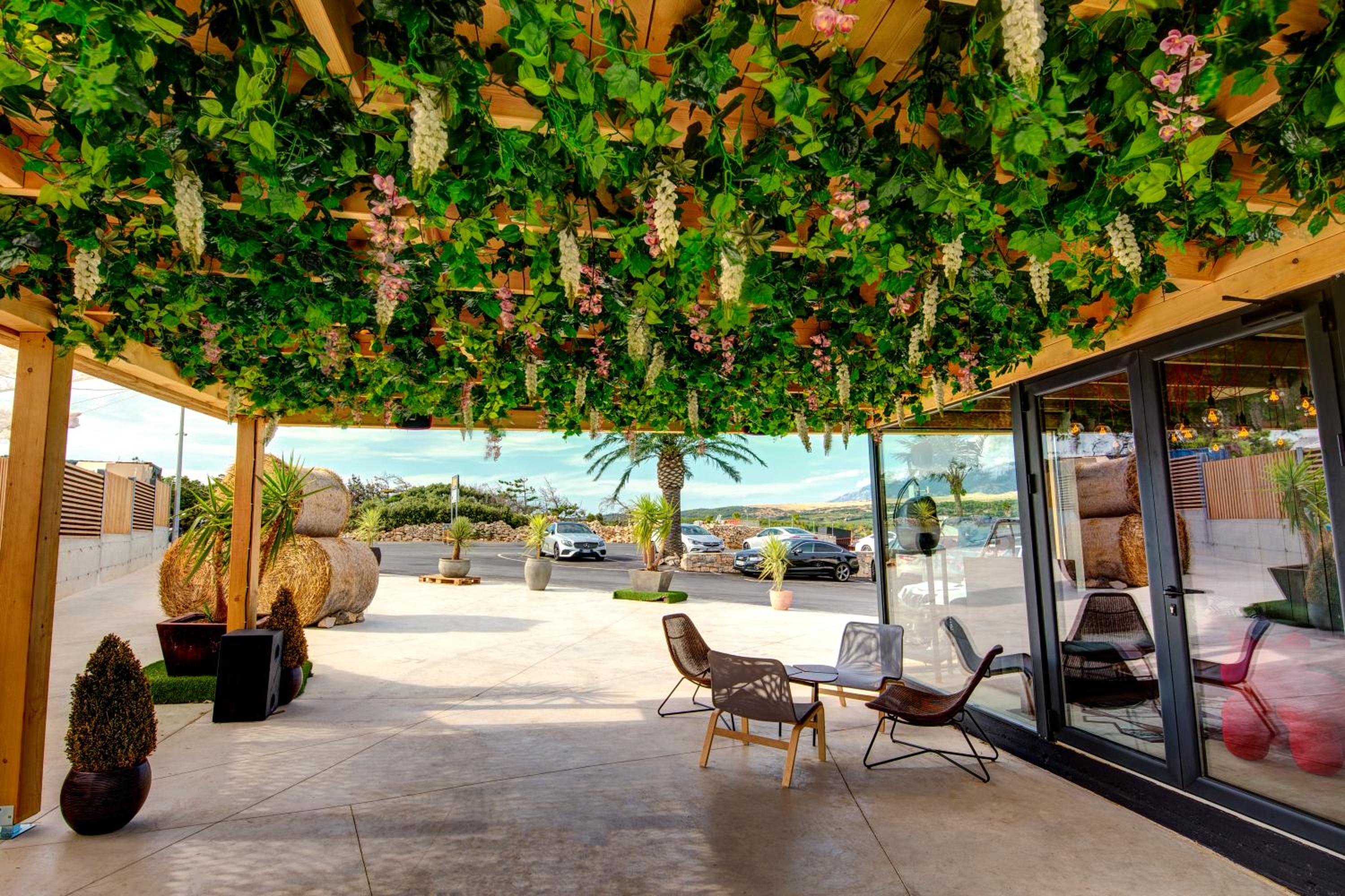 Noa Glamping Resort