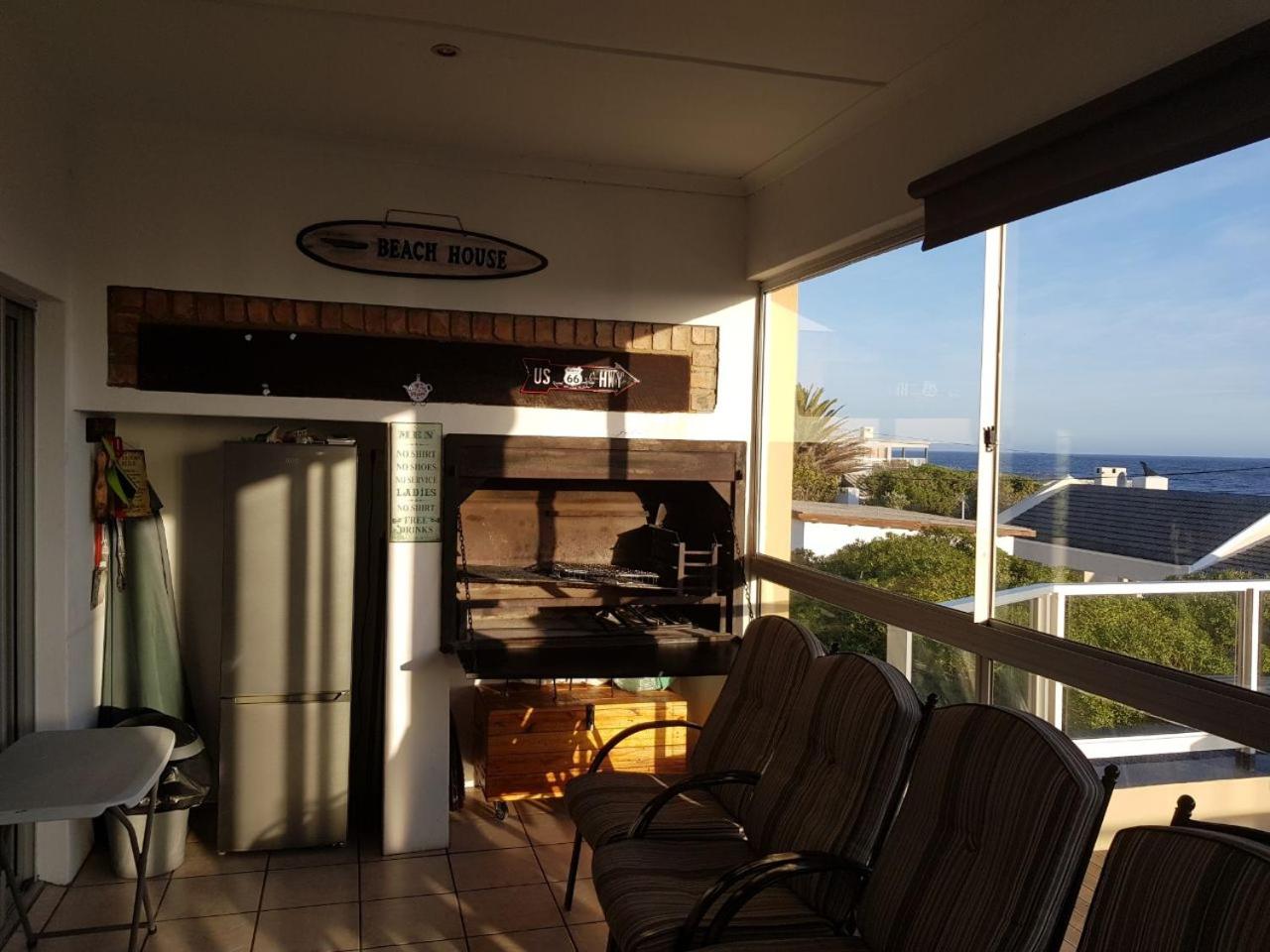 HERMANUS , SANDBAAI holiday house view 4