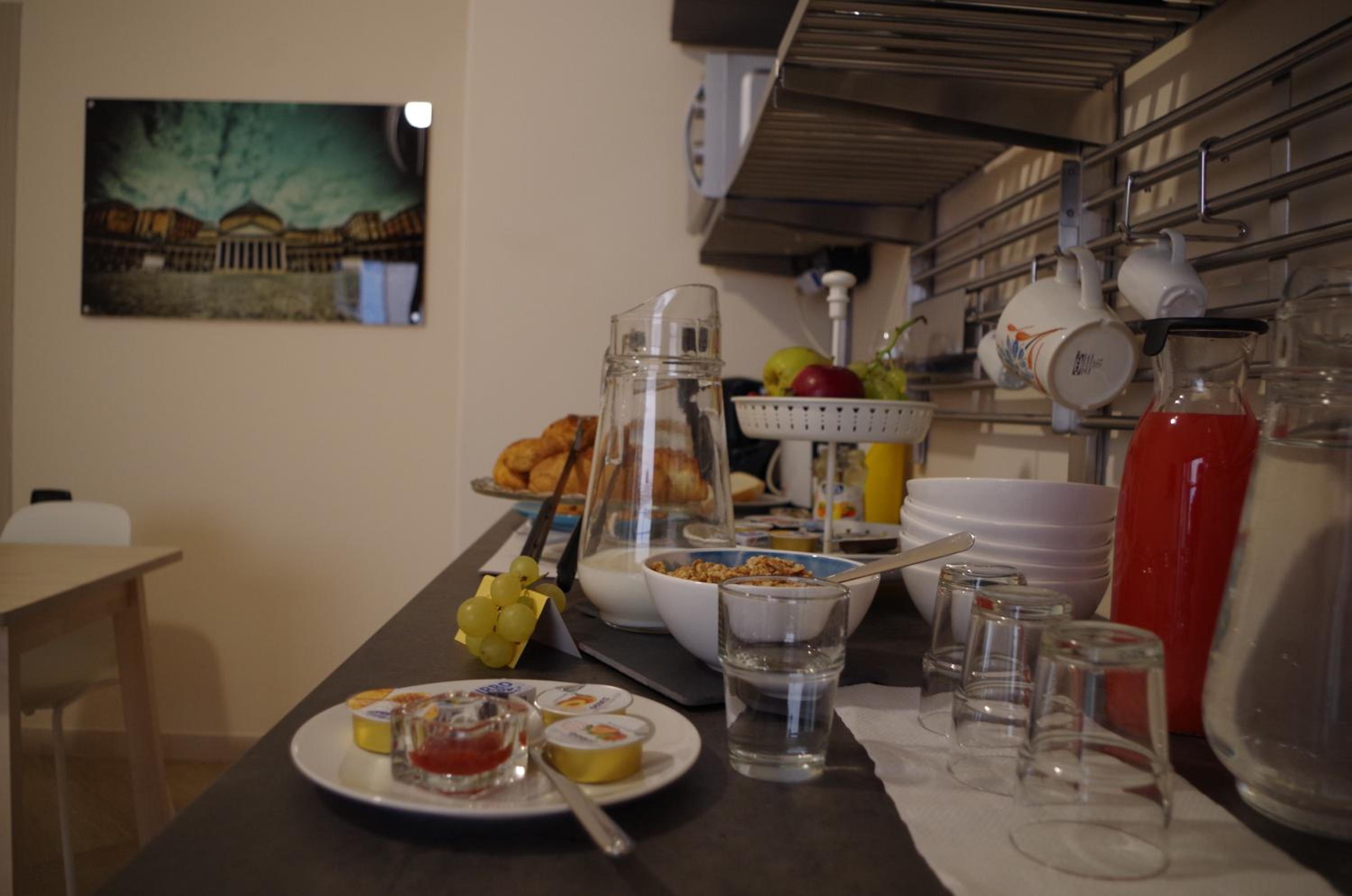 Napoli City Inn
