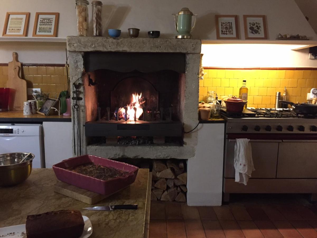 Les Aiguières en Provence view 5