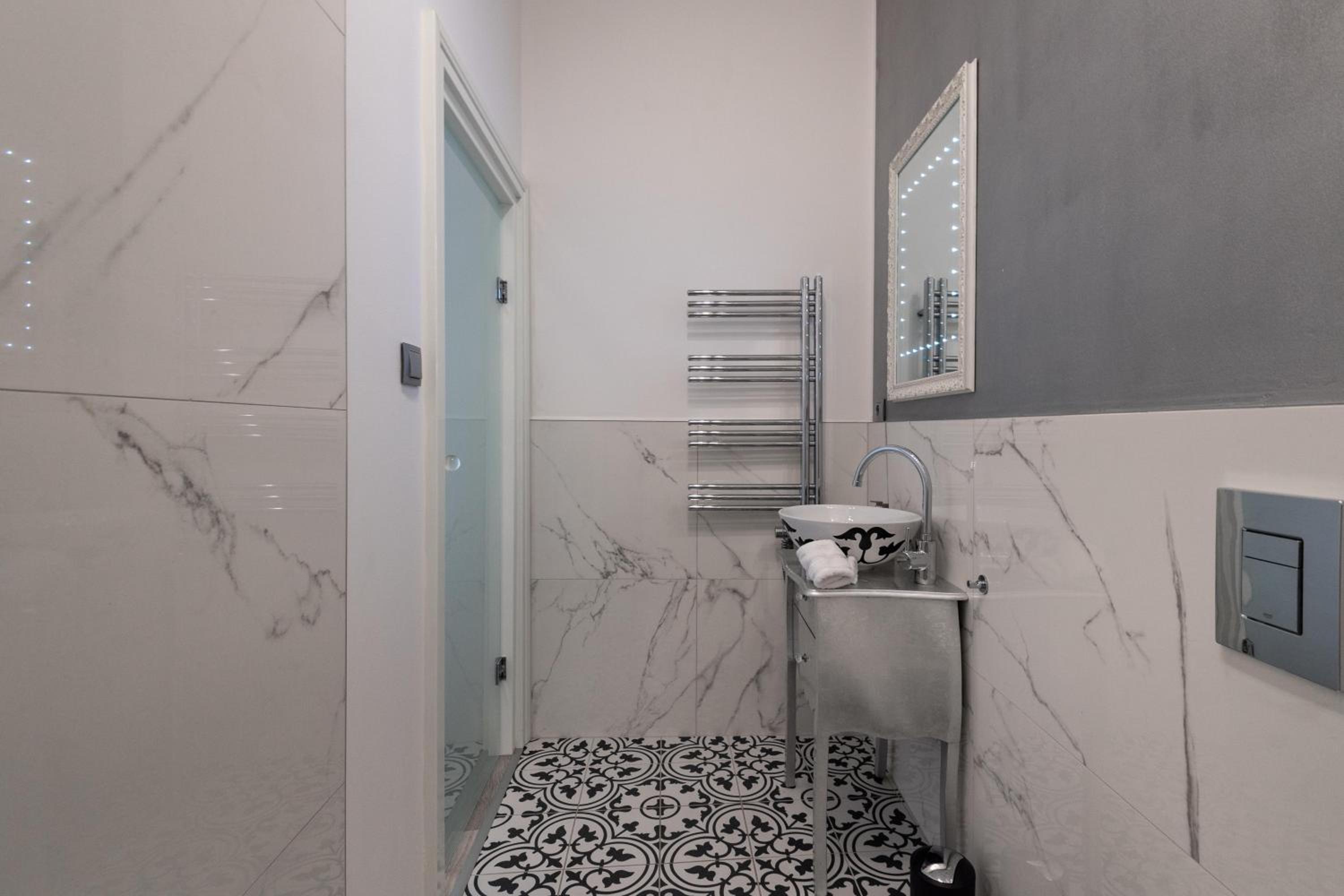 Wenceslas Square / Main Station - NEW STUDIO*****