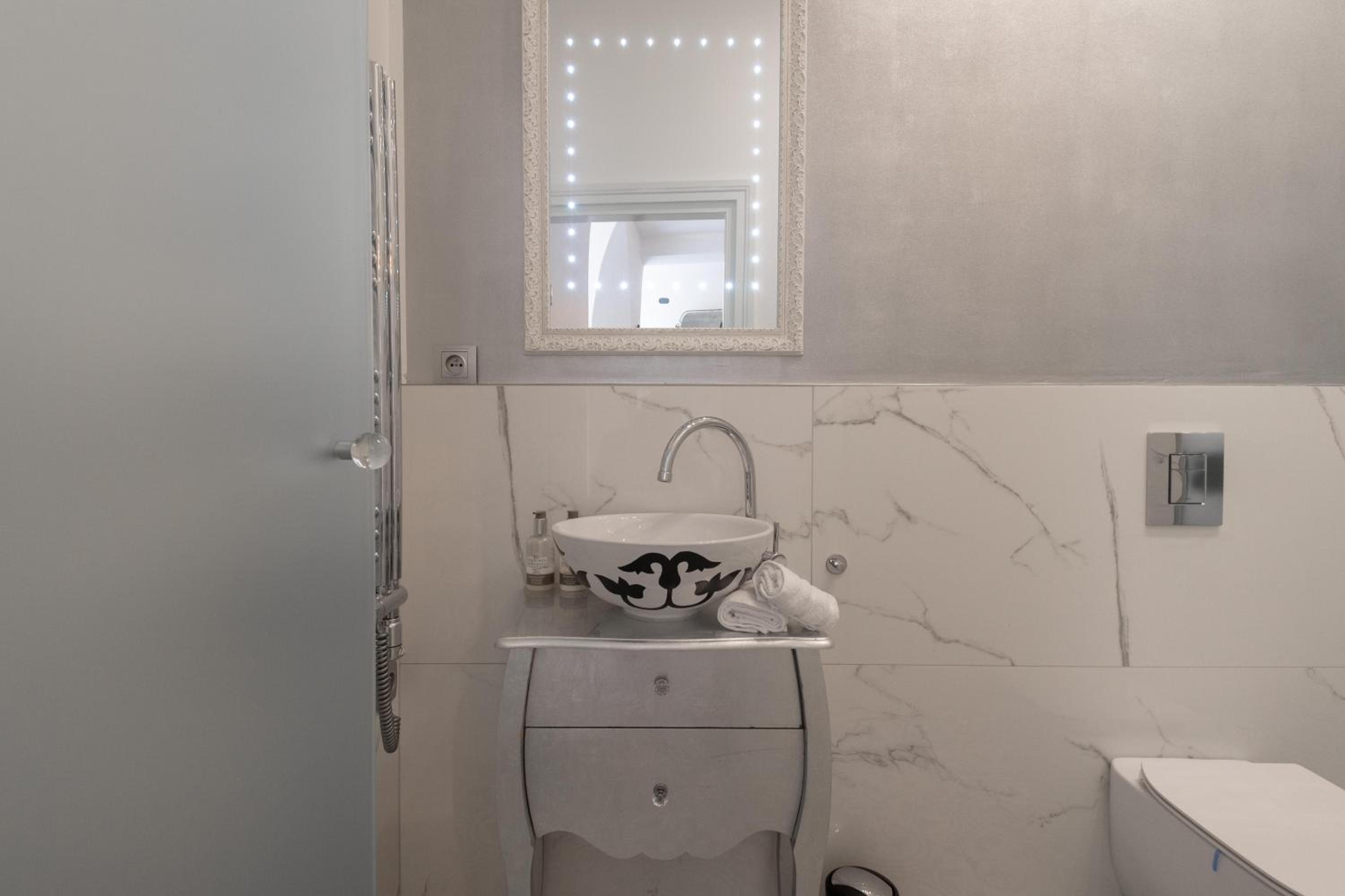 Wenceslas Square / Main Station - NEW STUDIO*****