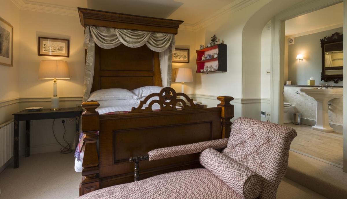 Devonshire Arms Holiday Cottages at Bolton Abbey view 3