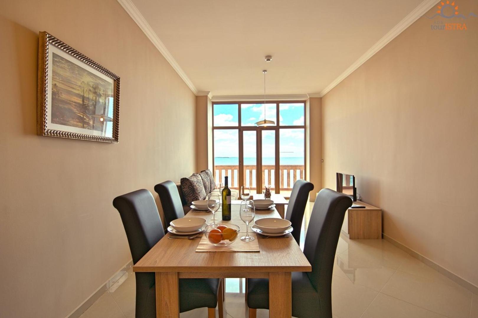 Rotonda Inn Novigrad