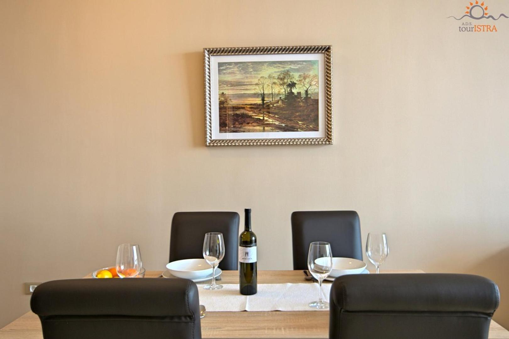 Rotonda Inn Novigrad