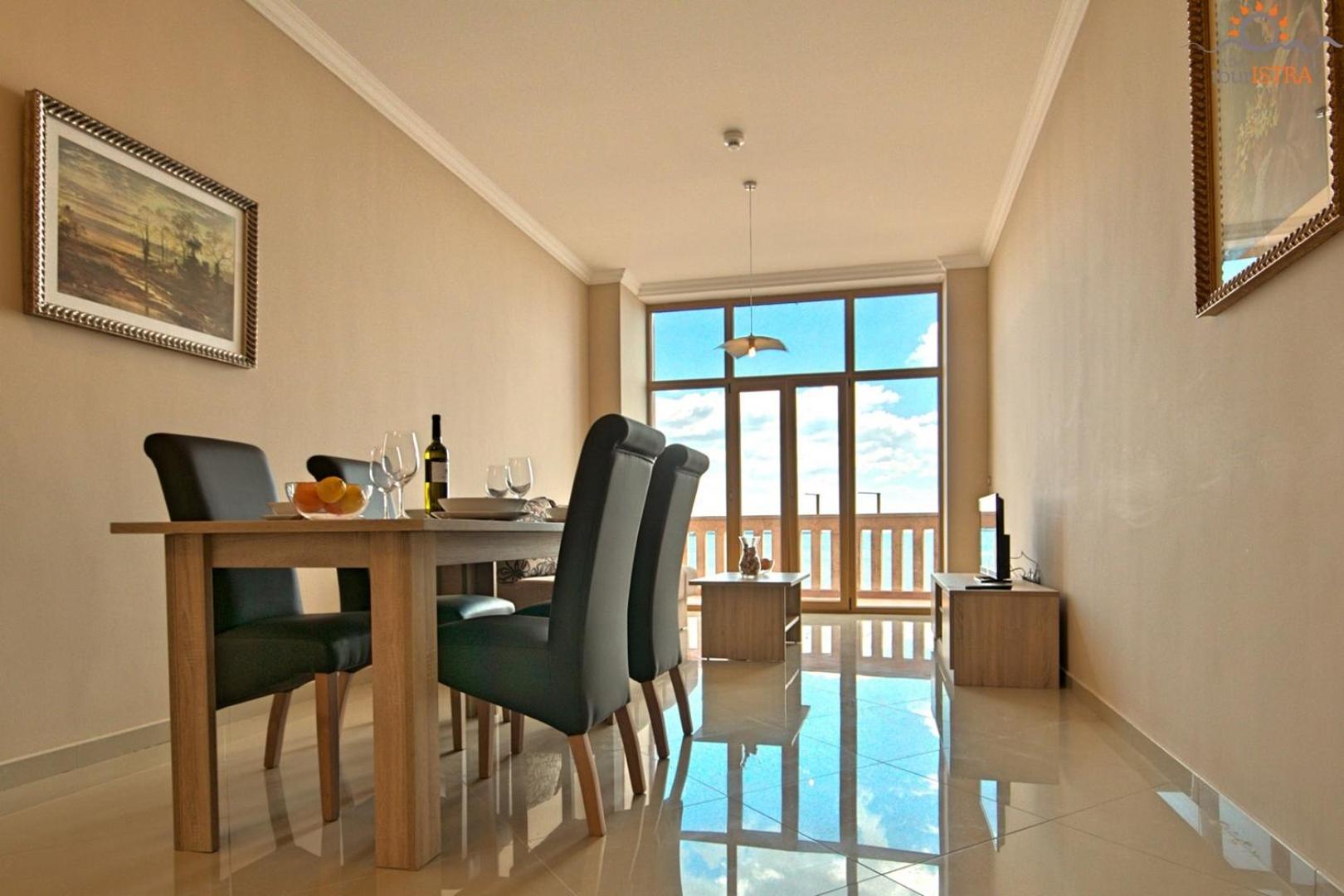 Rotonda Inn Novigrad