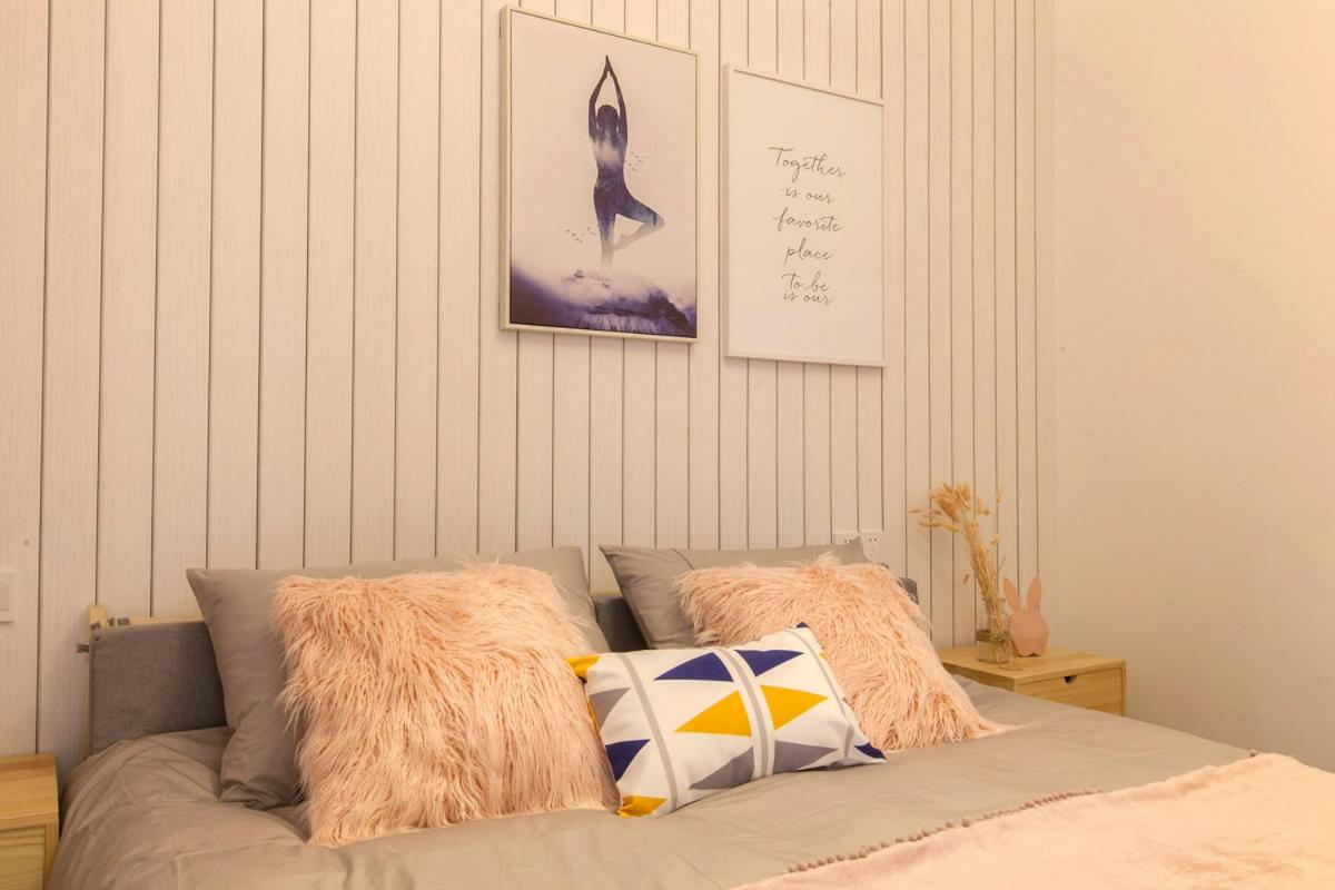 Wuhan Wuchang·Wanda Square· Locals Apartment 00172610