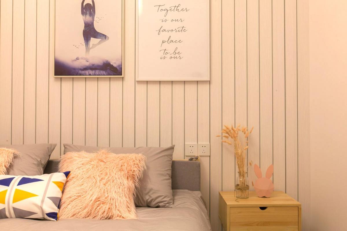 Wuhan Wuchang·Wanda Square· Locals Apartment 00172610