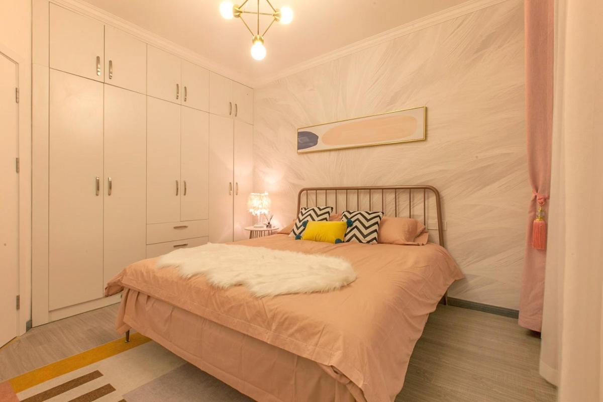 Wuhan Wuchang·Wanda Square· Locals Apartment 00172610
