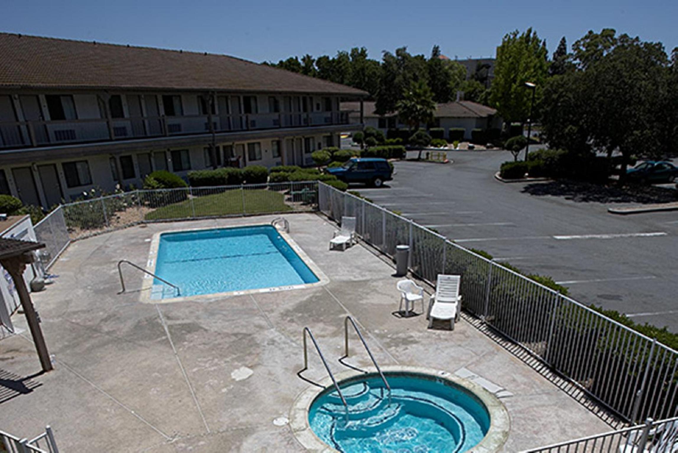 Newark Vacations - EZ 8 Motel Newark - Property Image 4